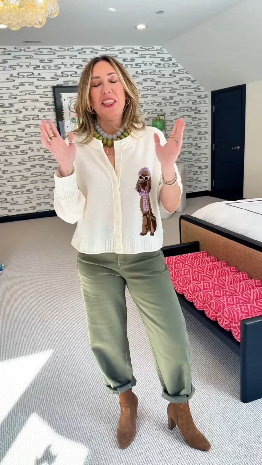 If you have olive green pants in your wardrobe, it’s time to bring them out! And if you don’t already have them, I rounded up several great pairs in my 2026 Fashion Trend Report.

If you want to branch out from basic black trousers or jeans but still feel grounded, olive is a beautiful option!

#LTKootd #LTKSpringSale #LTKgrwm