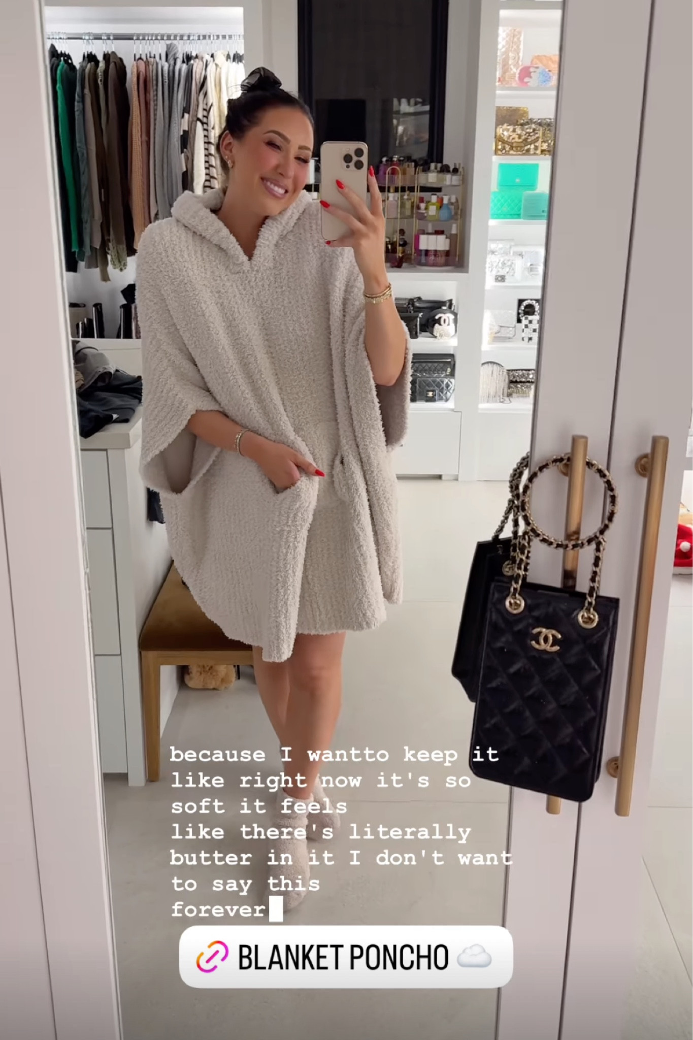 The softest thing I’ve ever worn ☁️ obsessed with this barefoot dreams poncho blanket