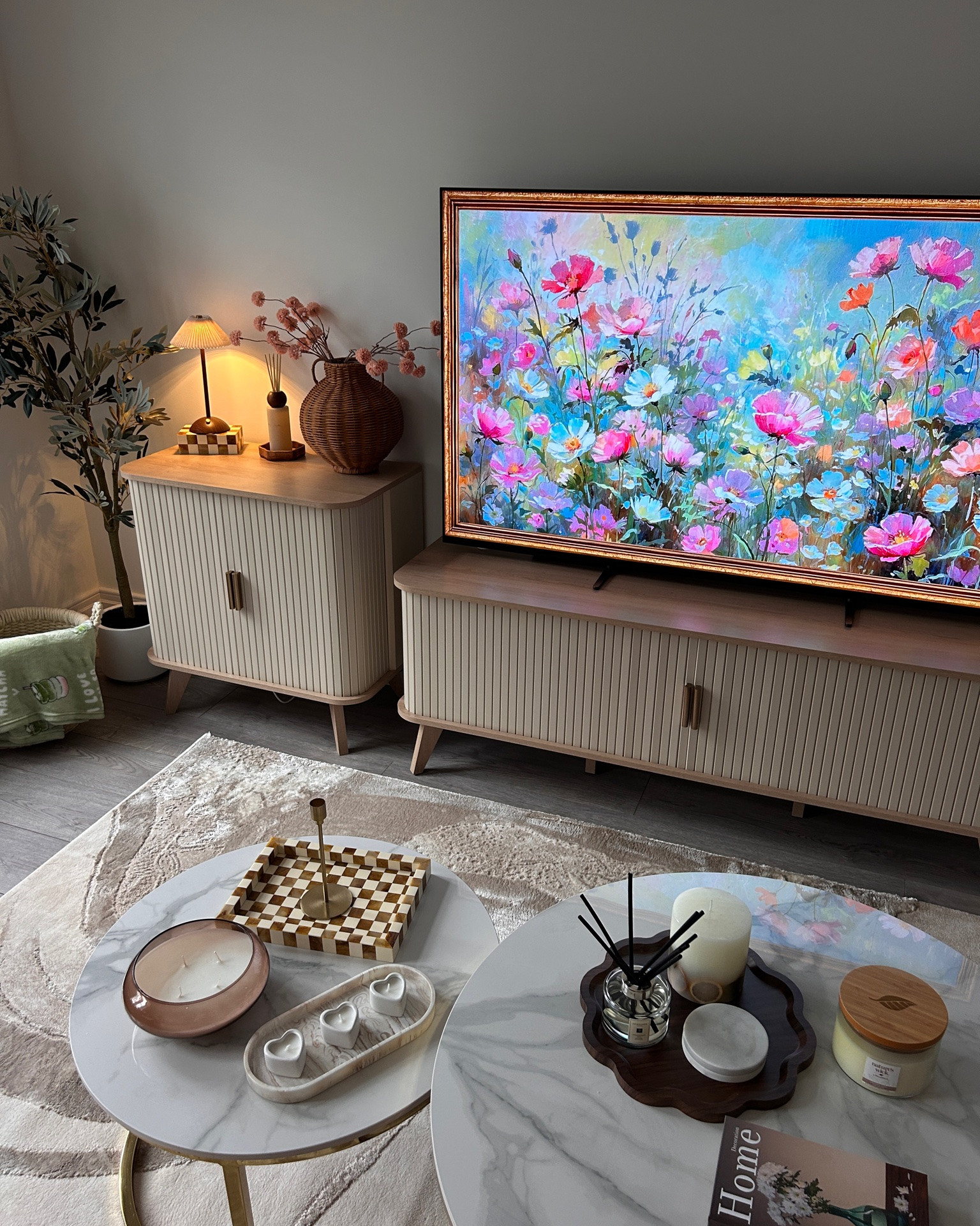 living room details 🪴🌸🪞

#LTKhome #LTKluxury #LTKstyletip