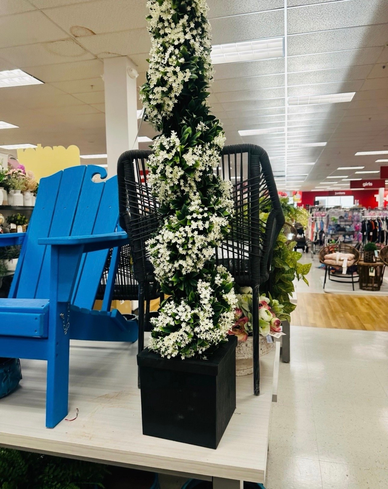 This would EAT in an entryway 😍✨
Statement pieces like this instantly elevate your home without doing too much 🤍

#LTKHome