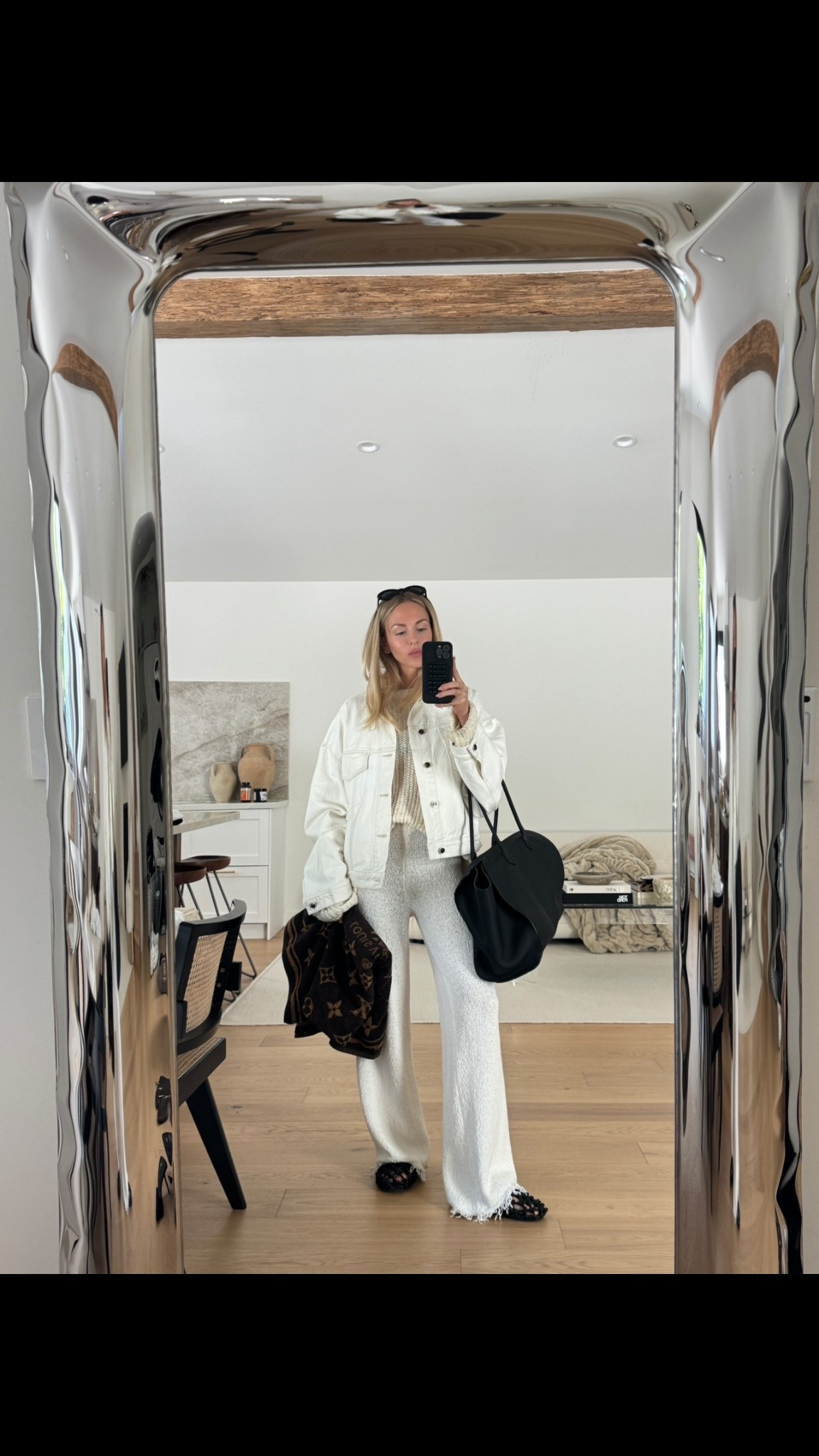 These ivory fringe pants from DISSH are so unique.

#LTKShoeCrush #LTKStyleTip #LTKItBag