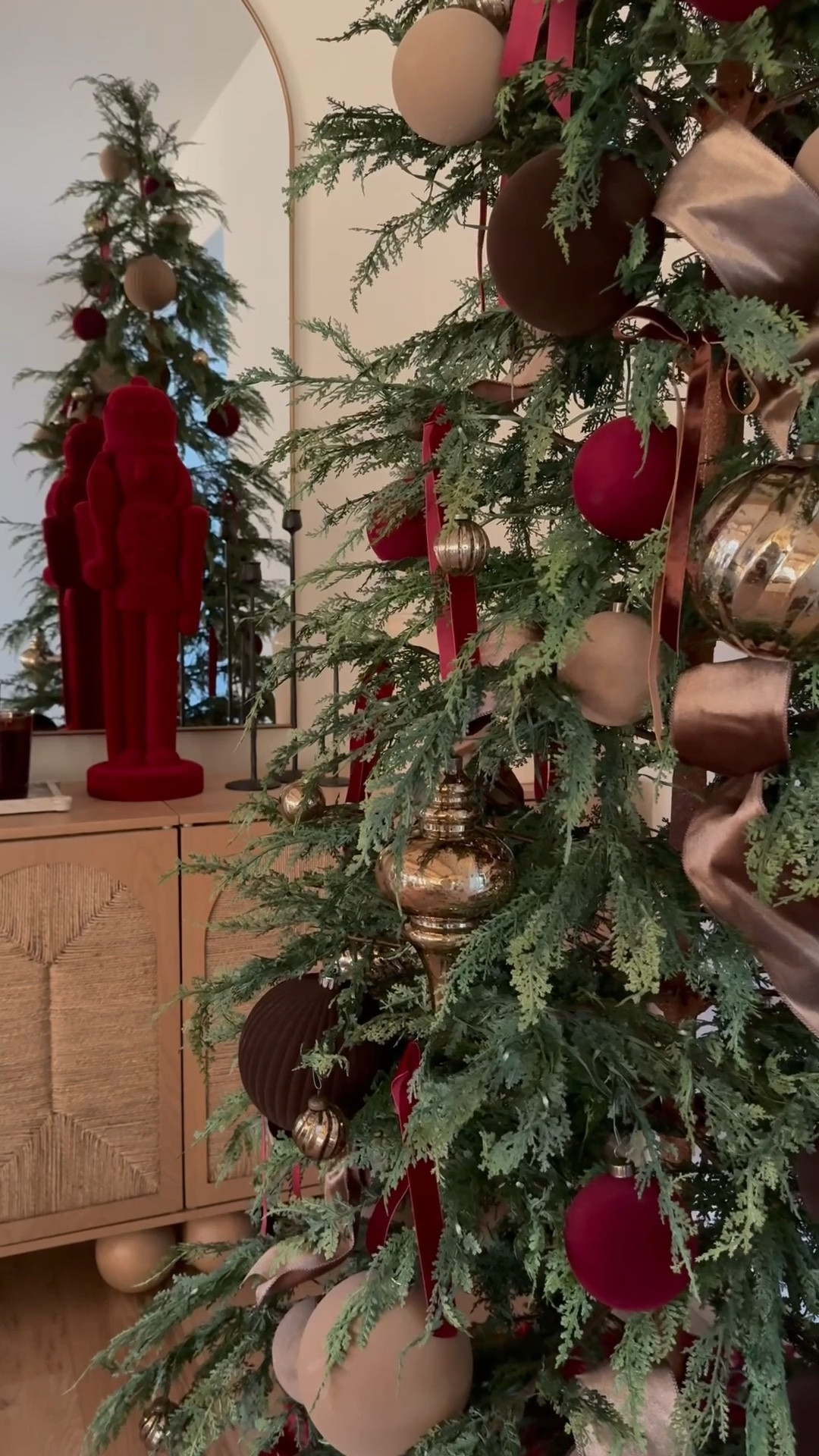 Living room tree is up 🤎 linking everything I used below! 

#LTKSeasonal #LTKHome #LTKHoliday