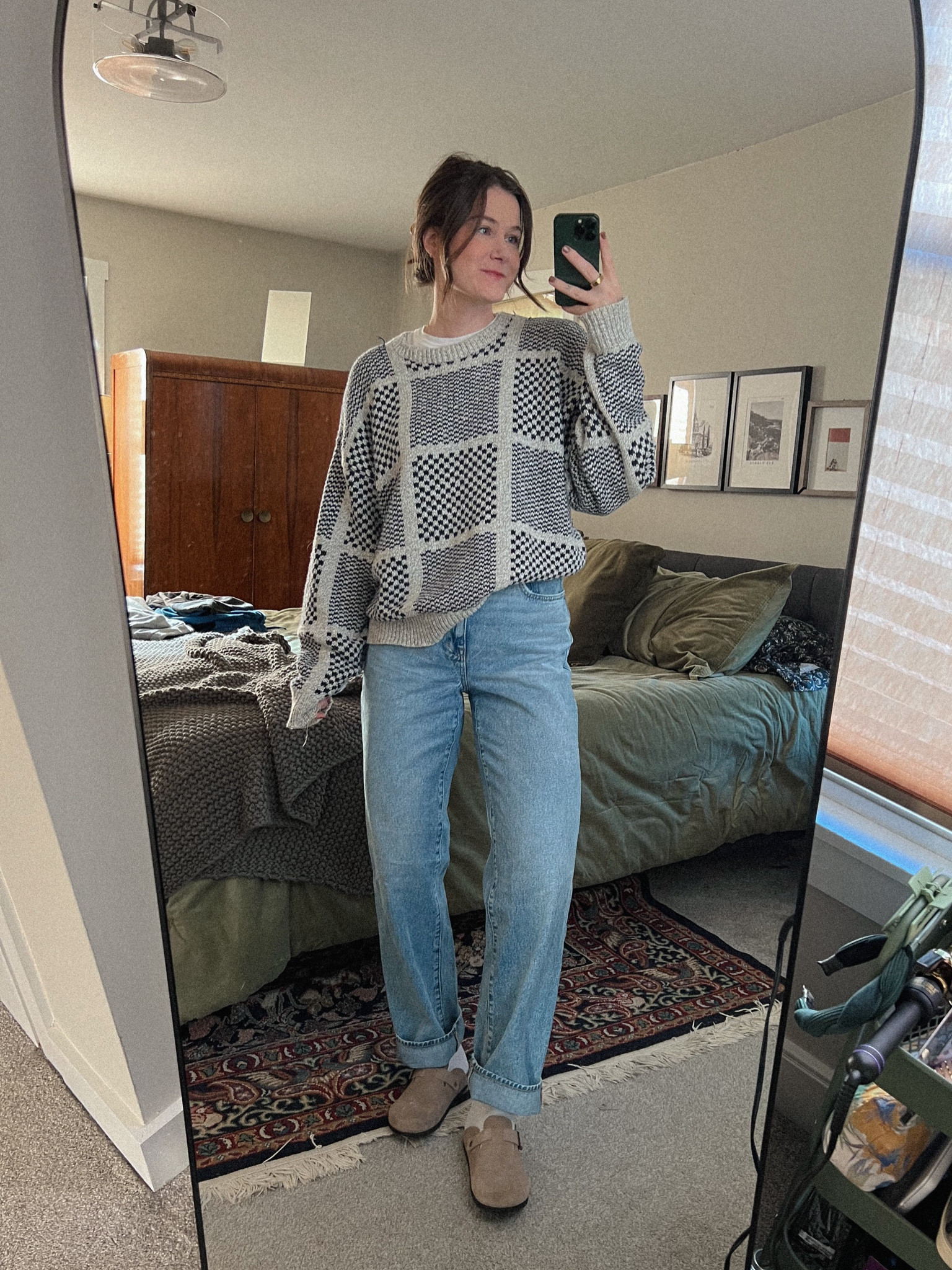 Cozy chic vibes 🍂✨ Styling a #softsweater, relaxed #baggyjeans, and comfy #Birkenstocks for the ultimate #laidbacklook. #Effortless, #cozy, and oh-so-trendy! #OOTD

#LTKStyleTip #LTKShoeCrush #LTKMidsize