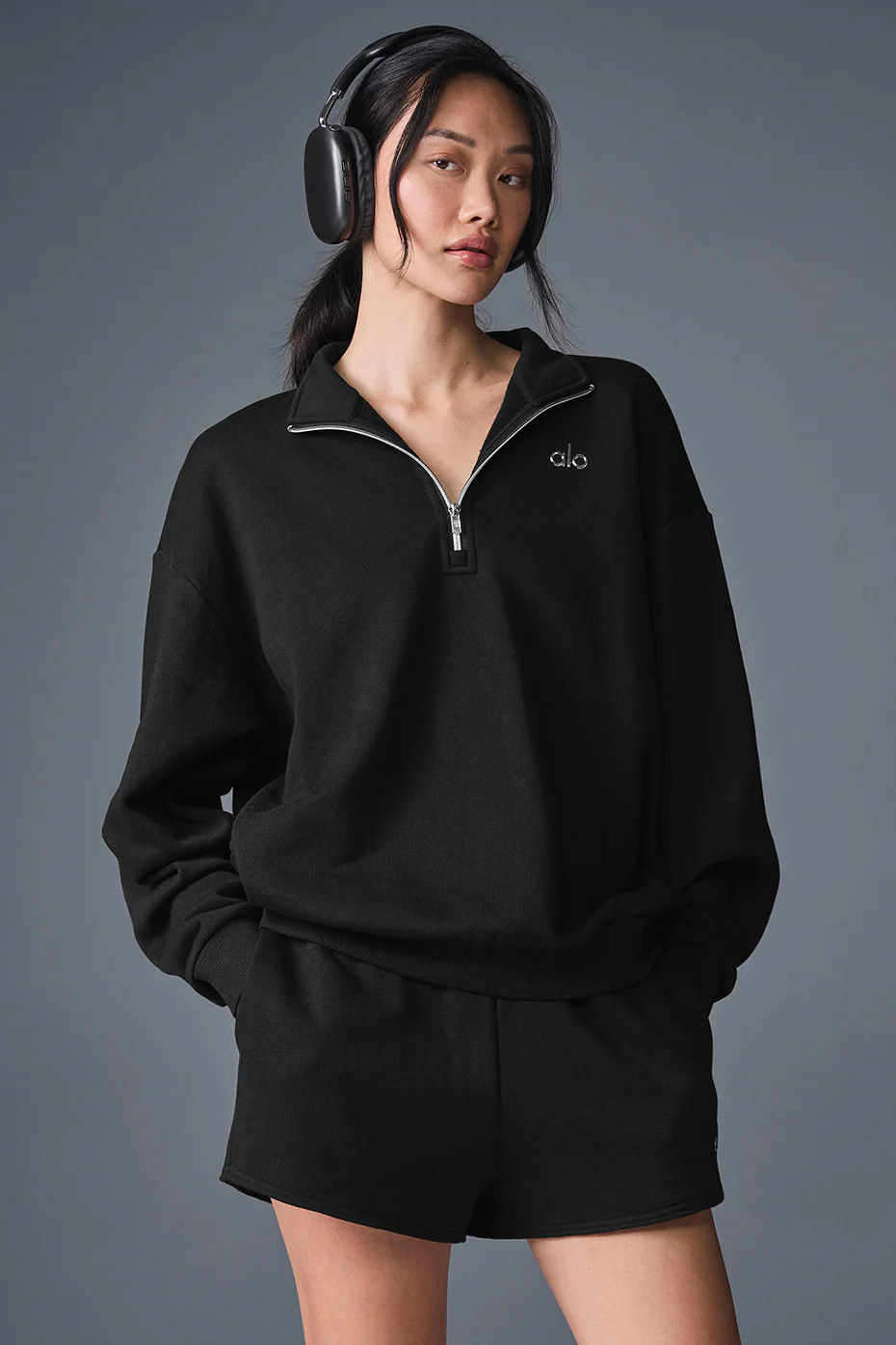 ALO | Accolade 1/4 Zip Pullover Top in Black, Size: XL | Alo Yoga (US)