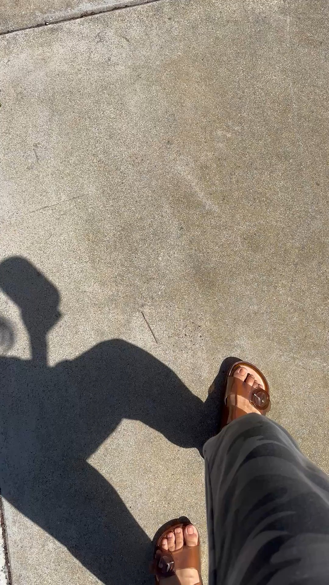 I try to get a walk in between meetings to stretch my legs and loosen my back if I have any about of time or I’m chained to my desk for a straight 10 hours 😅🫣 I’m loving these jelly sandals from @Target 

#LTKselfcare #LTKdayinmylife #LTKActive