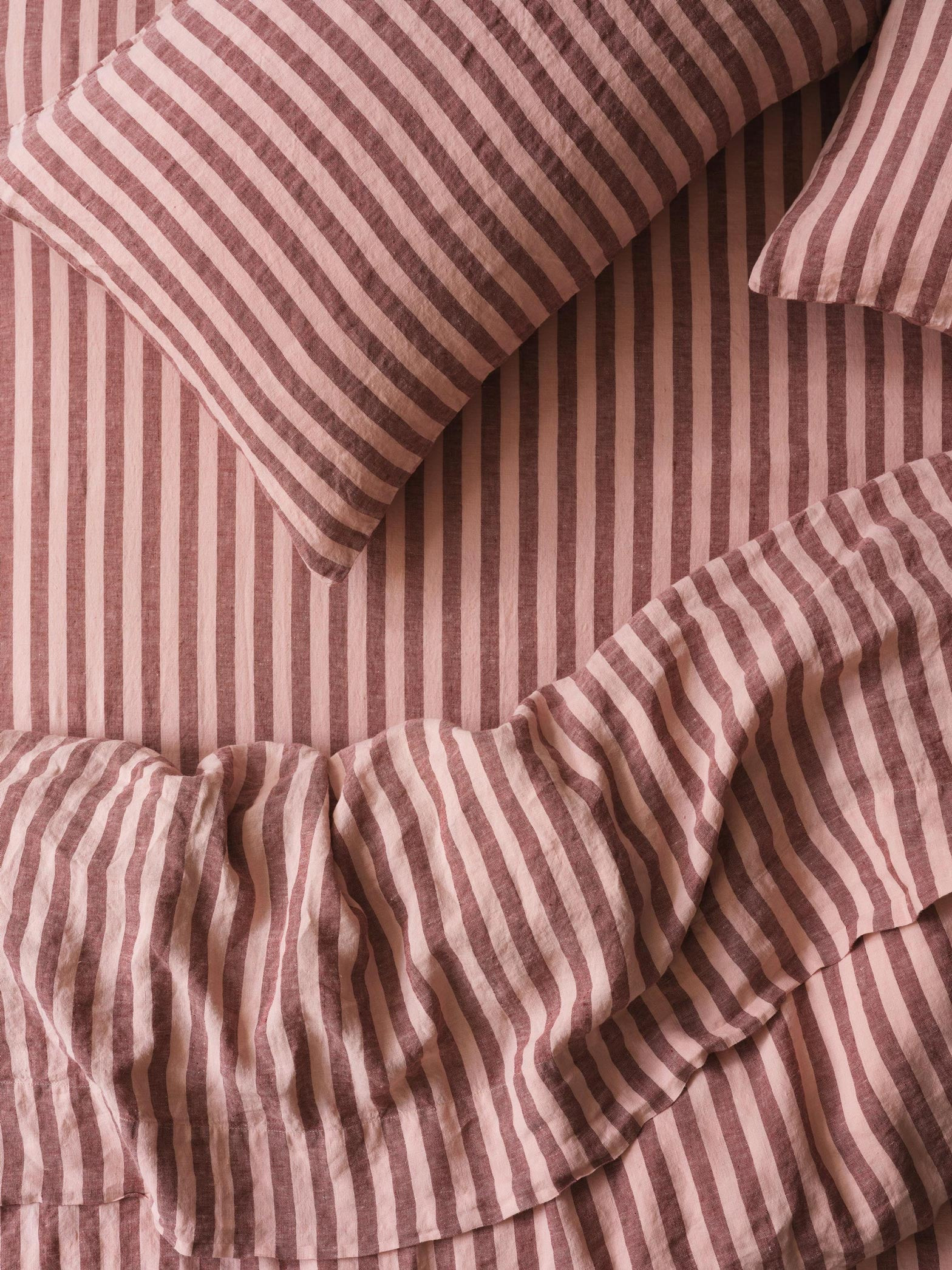 Rhubarb & Rose Pembroke Stripe Linen Blend Fitted Sheet | Piglet