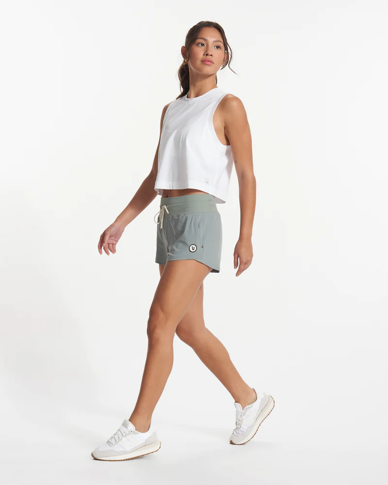 Feather Crop Tank | Vuori Clothing (US & Canada)