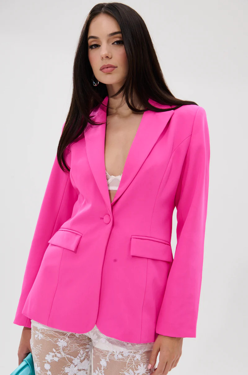 PRETTY IN PINK FITTED BLAZER | AKIRA