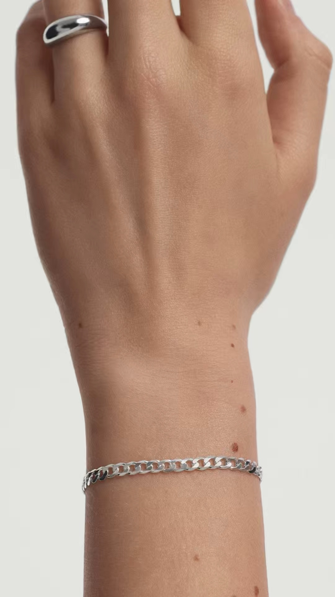 Flat Curb Chain Bracelet
$98

#LTKWatchNow #LTKMens #LTKGiftGuide