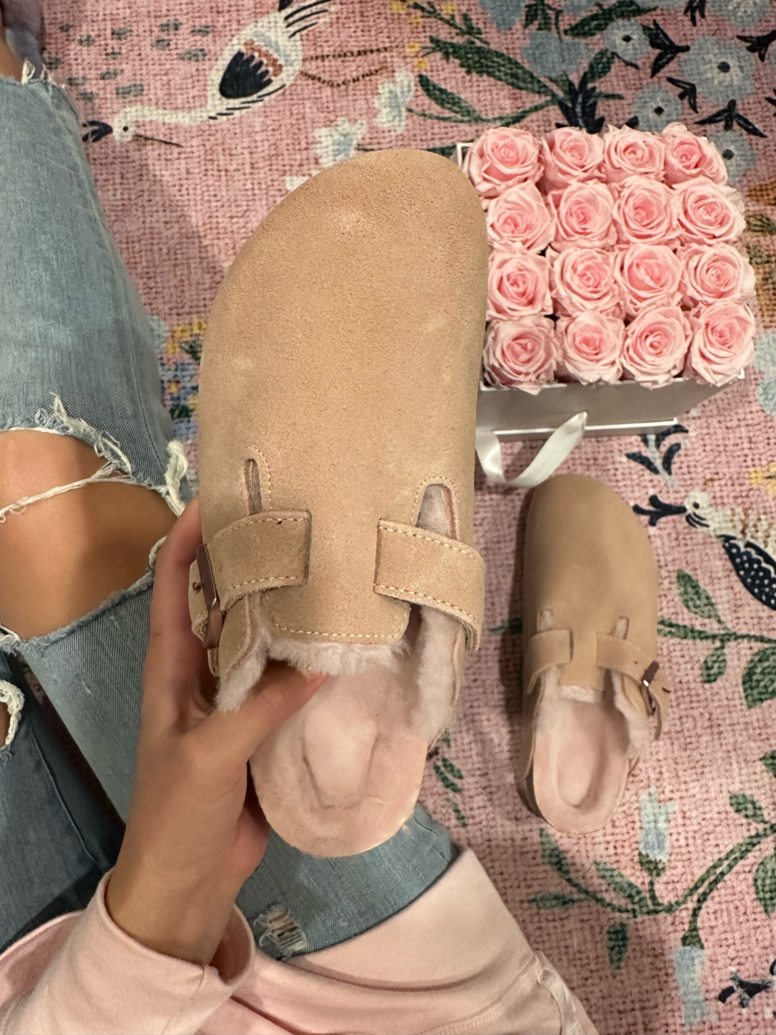 The hottest shoe trend for fall! Birkenstock Boston clogs! I wear a 7.5 and got a 38 narrow and they are perfect. The neutral colors are kind of for the granola girl look or clean girl style but the pink can definitely be worn in a more girly fashion, which is much more my personal style. Just my opinion that I wanted to share



#LTKSeasonal #LTKshoecrush #LTKunder100