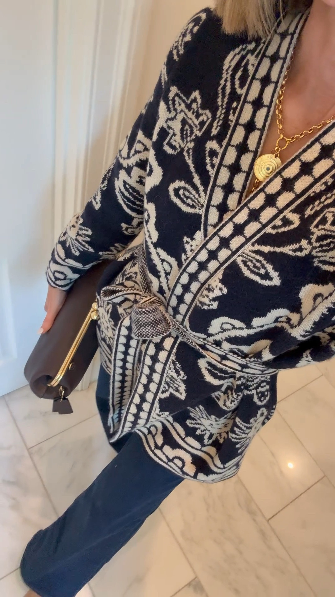 Another way I’m styling these Target jeans that are $30! This wrap cardigan is so cute for fall. I’m 5’7 wearing size small in the cardigan and 2 in the jeans, run tts!