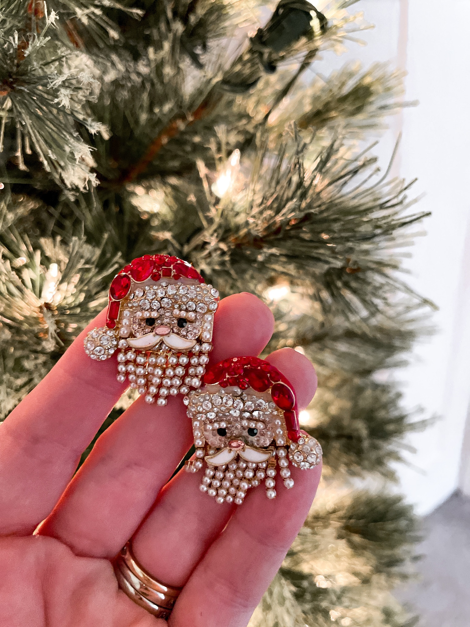 Santa earrings 30% off 

#LTKCyberweek #LTKSeasonal #LTKHoliday