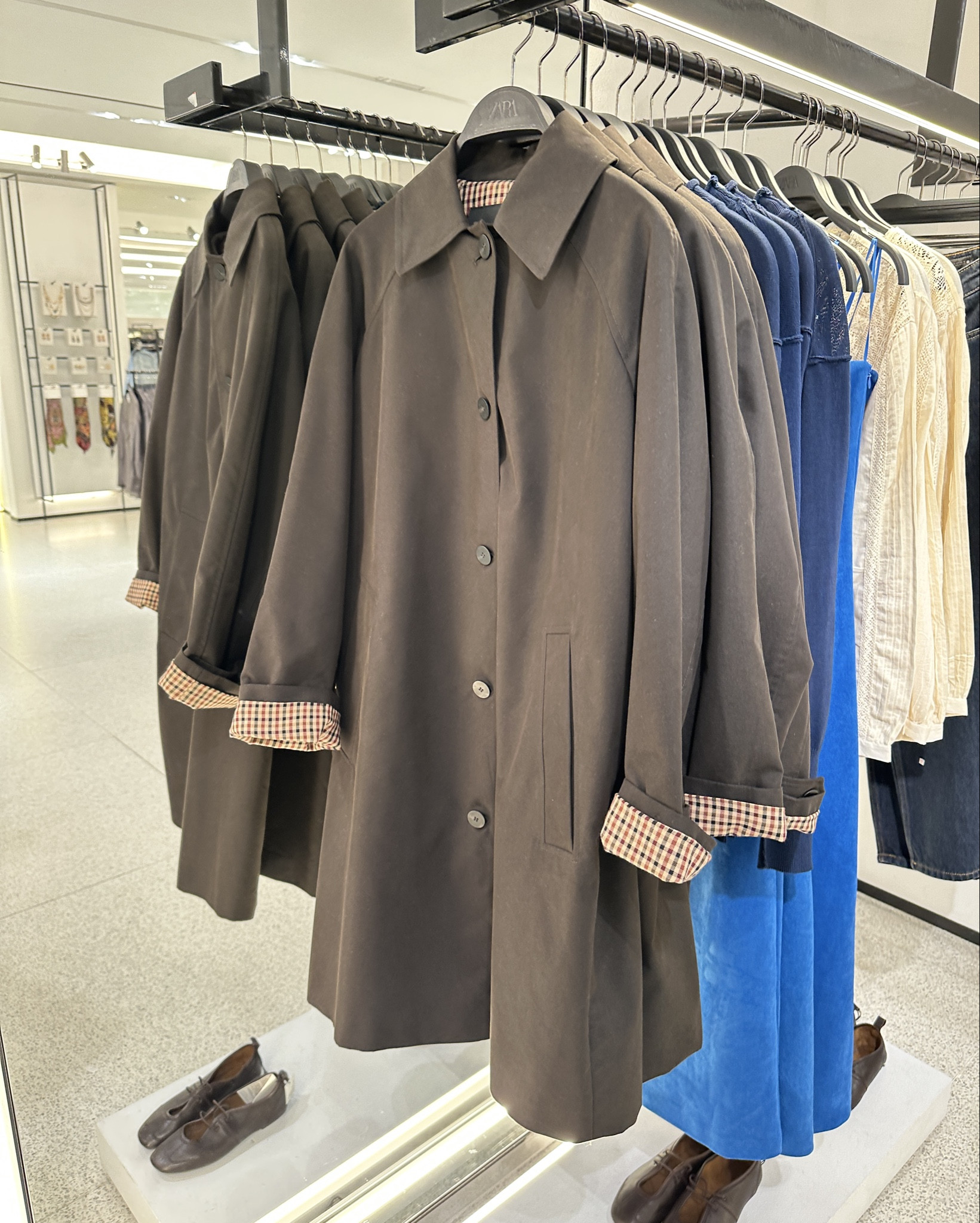 Pretty reversible trench coat! 

#LTKootd #LTKSpringSale #LTKSeasonal