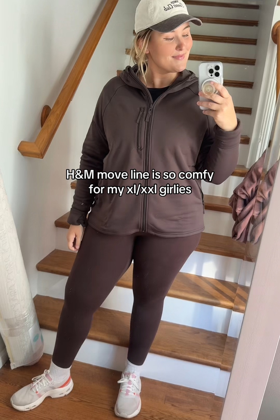 Comfy midweight jacket and soft leggings from H&M 

Wearing xxl 

#LTKPlusSize #LTKActive #LTKMidsize