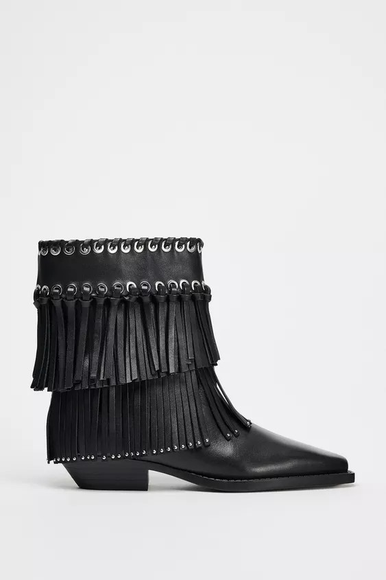 Ankle boots with fringing on the leg. Metallic stud detail on the top. Pointed toe.Heel height: 4... | Zara UK