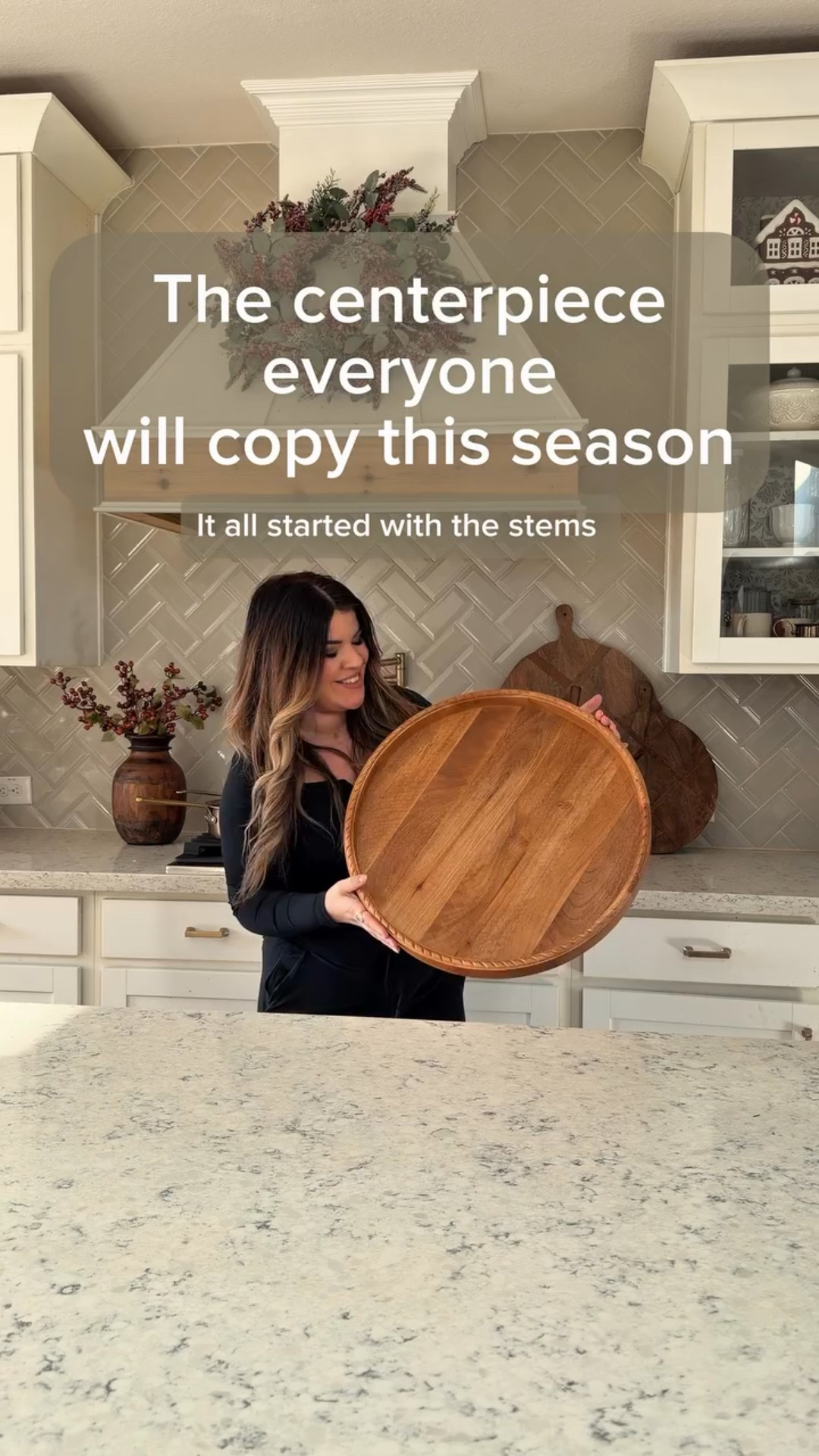 Comment New Years for links! This is the centerpiece everyone will copy this season 🤍
Simple, elevated, and easy to recreate the kind of kitchen island styling that instantly makes your space feel pulled together.

It all starts with the stems. They add height, softness, and that high-end look everyone asks about and yes, they’re finally back after selling out last season 👀

I linked everything I used so you can recreate the look without guessing.