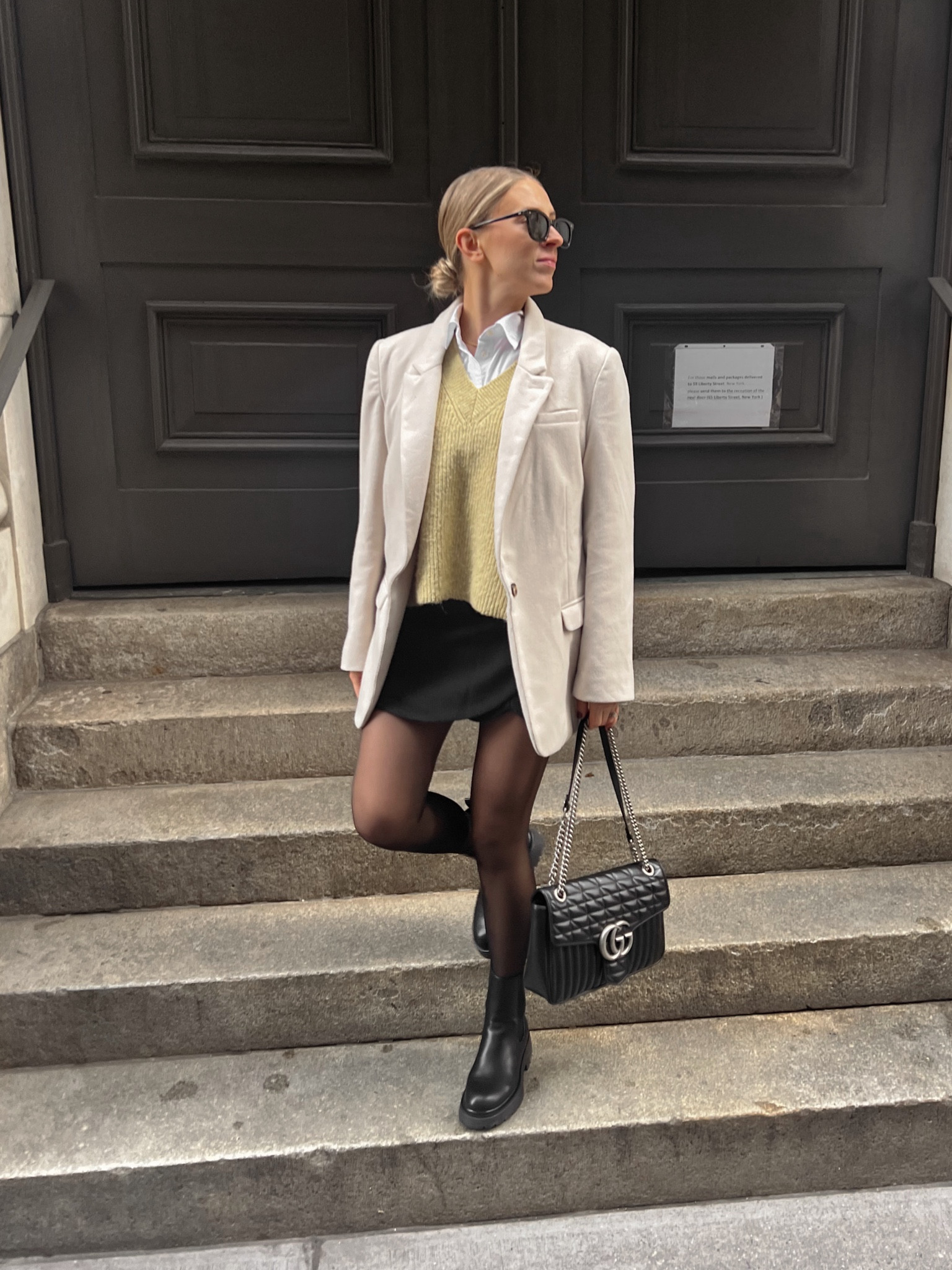 When in NYC✨
Dressed up my Chelsea boots with a tweed skirt & over sized blazer.


#LTKstyletip #LTKSeasonal #LTKfindsunder100