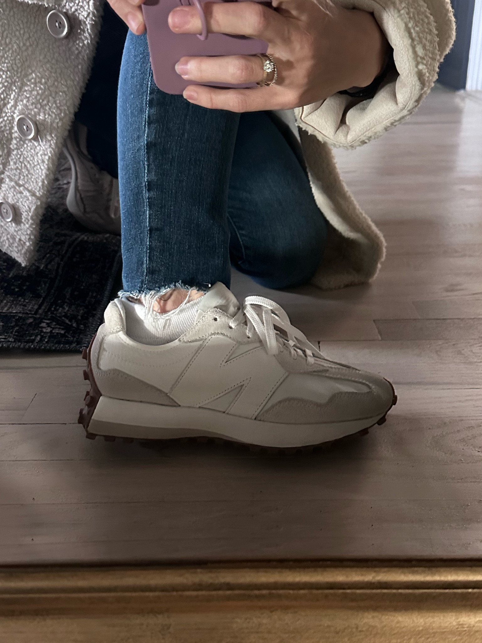 New balance 327 are the most lightweight & comfortable sneaker 🙌🏼

#LTKstyletip