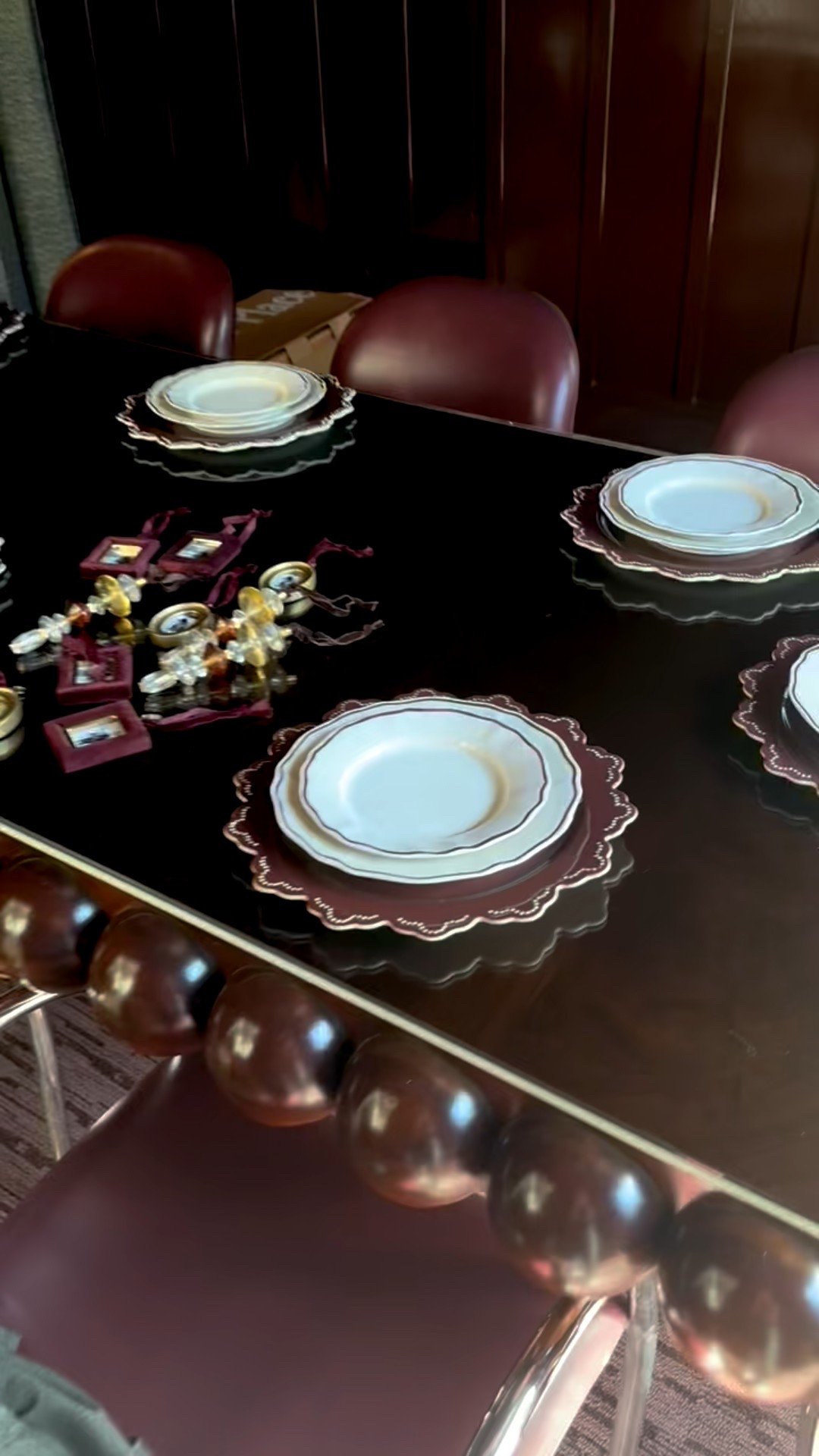 Crate & Barrel tablescape for the holidays ✨

#LTKHoliday #LTKHome #LTKFindsUnder50