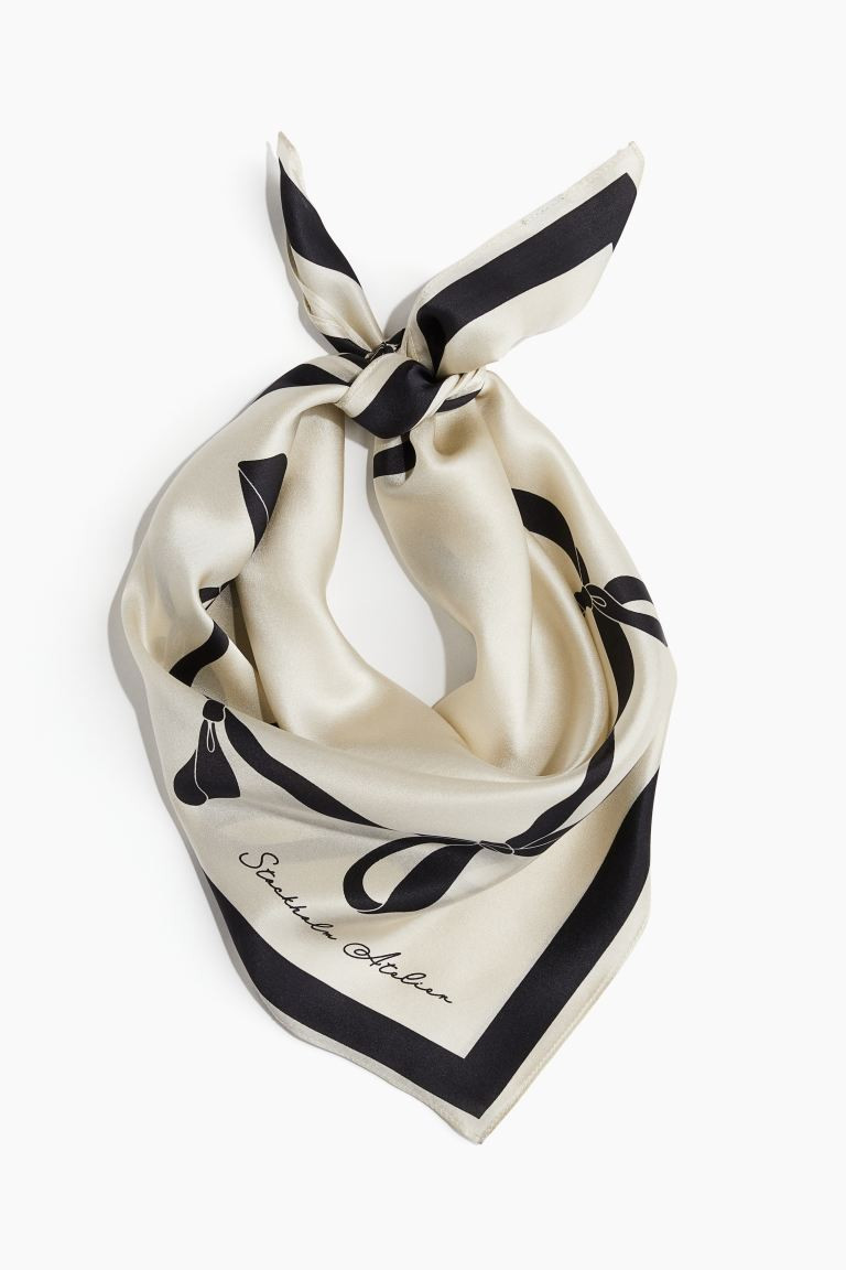 Print Silk Scarf - Light beige/Bows - Ladies | H&M AU | H&M (AU)