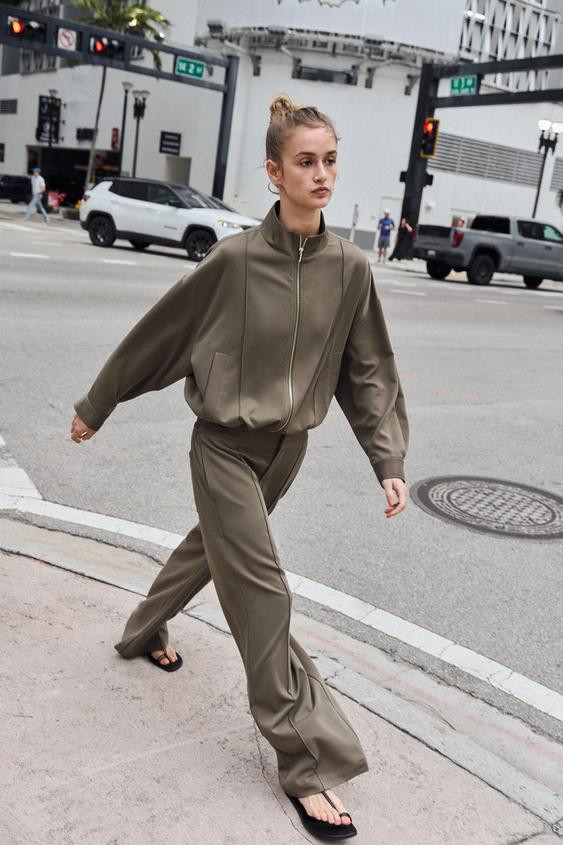 PIN TUCK STRAIGHT LEG PANTS | Zara US