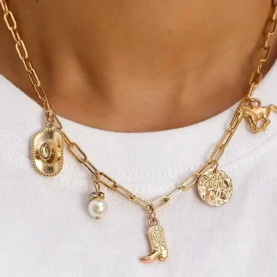 Horseshoe Charm Necklace | Poppy & Pine