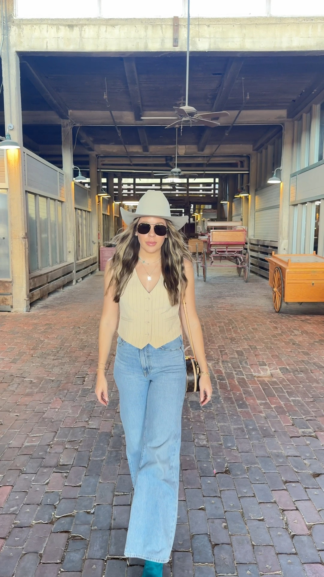 Jeans TTS & unbelievably comfortable. They do give a slight stretch after several wears. 🤎#LTKstyletip

#LTKFestival #LTKVideo