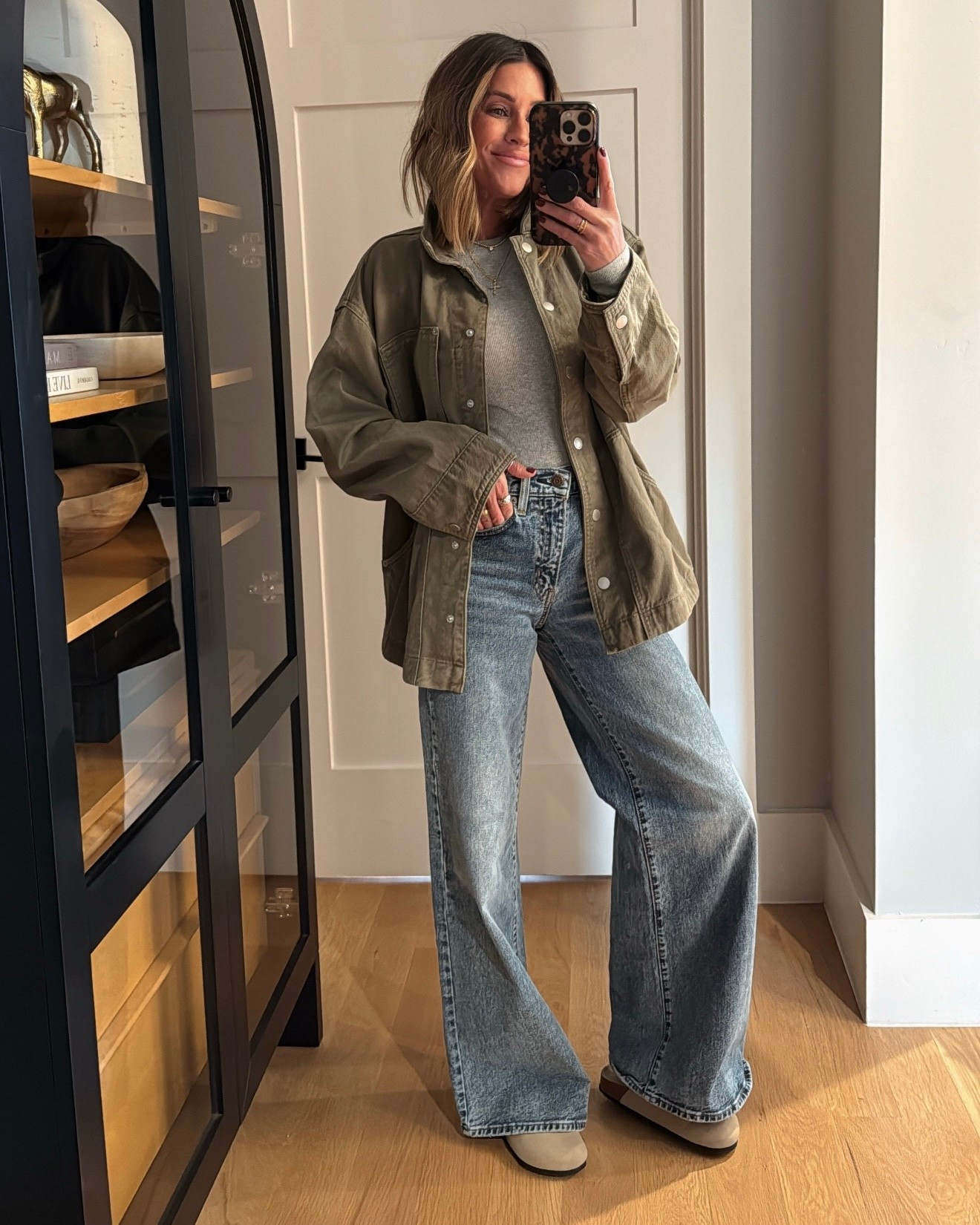 Cutest utility jacket from Target! Reminds me so much of Madewell! Wearing size small. 


#LTKootd #LTKFindsUnder50 #LTKSeasonal