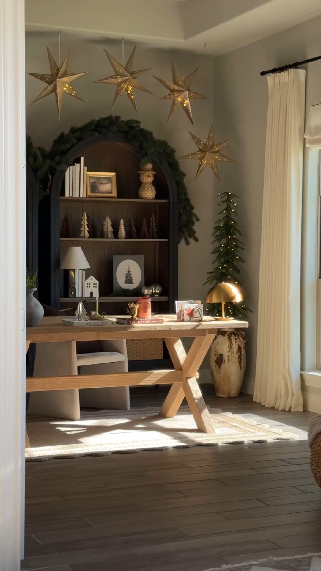 Christmas office 🤎❄️

#LTKGiftGuide #LTKHome #LTKHoliday