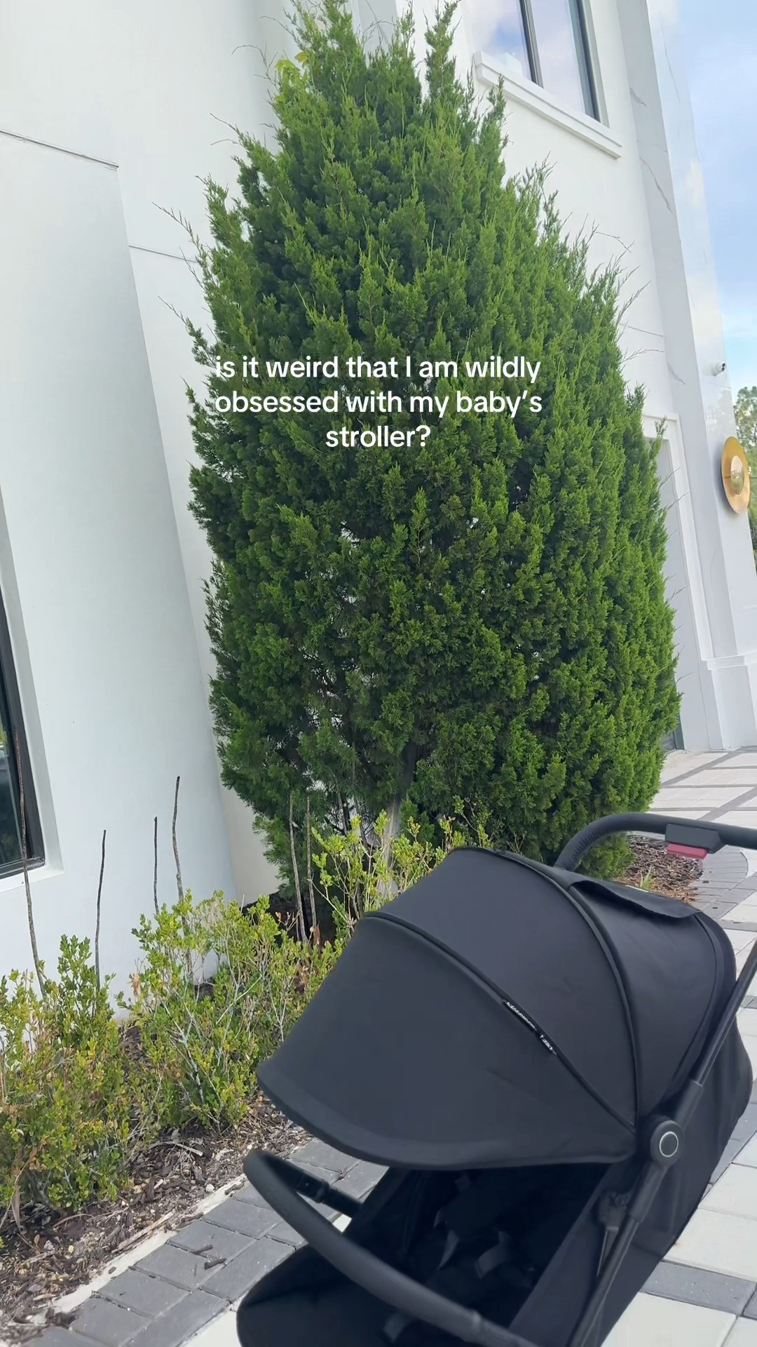 If you’re looking for a lightweight stroller for everyday outings, this Momcozy Tuckgo is worth a look. The carbon fiber frame makes it a practical pick for travel, errands, and busy days out. 

 #LTKSaleAlert #LTKBaby #LTKKids