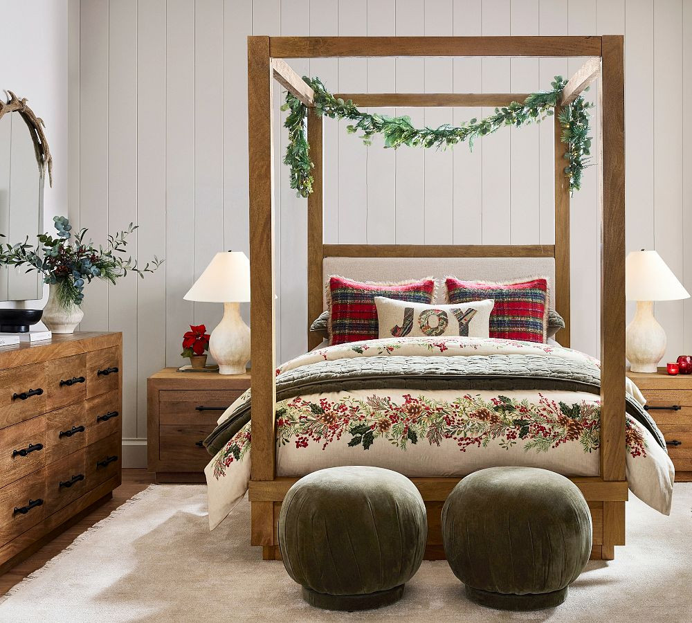 Holly Berry Wreath Duvet | Pottery Barn (US)