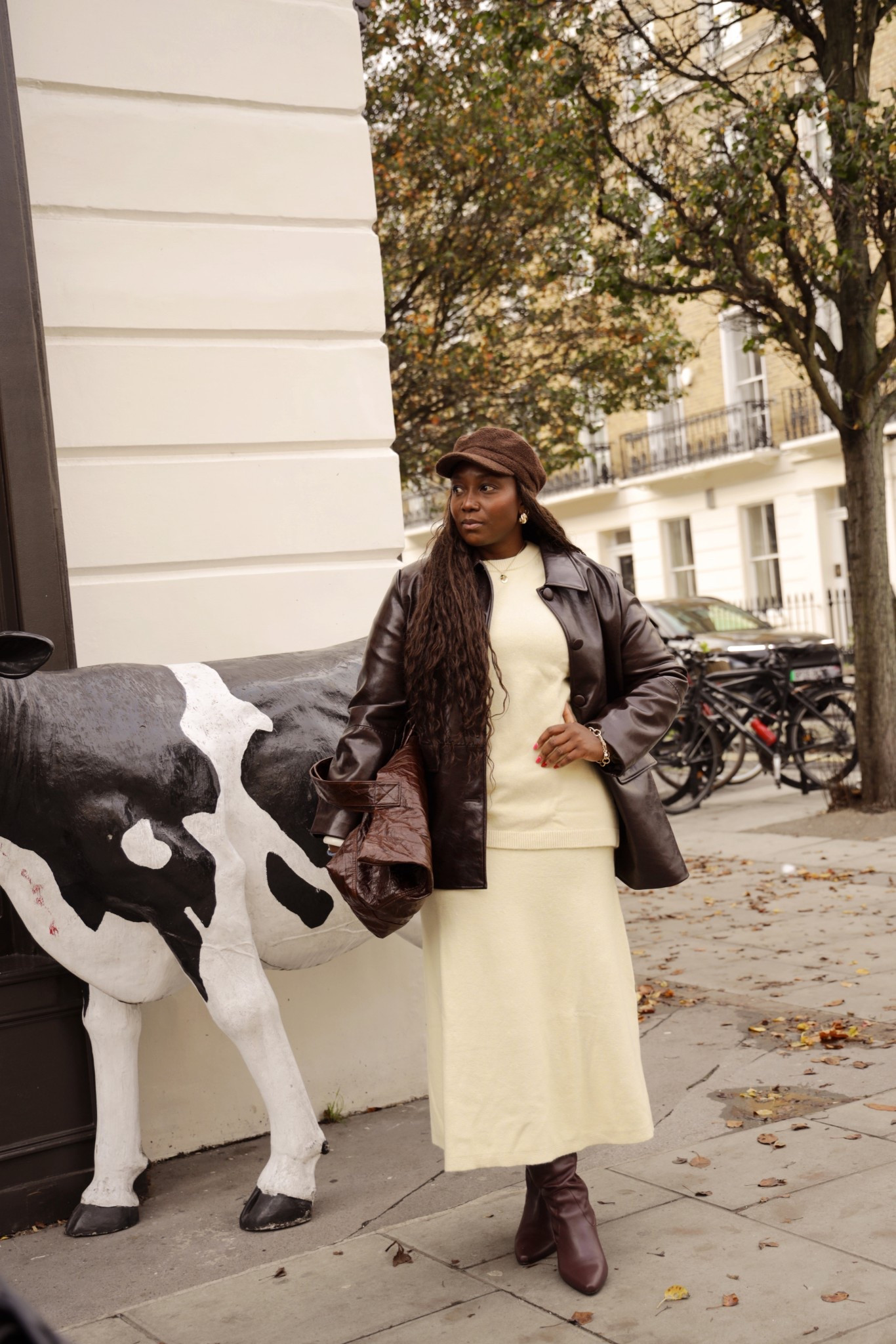 Serving a luxury winter look with this pale yellow knit co-ord, paired with chocolate brown leather layers, a statement bag, and sleek winter boots 🤎💛
Perfect for anyone searching for winter street style, elevated neutrals, or the best knit sets for winter.
Shop everything on @ltk.europe ❄️
#WinterFashionTrends #NeutralAesthetic #KnitSetOutfit #LeatherStyle #ChicWinterLooks

#LTKplussize #LTKwinter #LTKmidsize