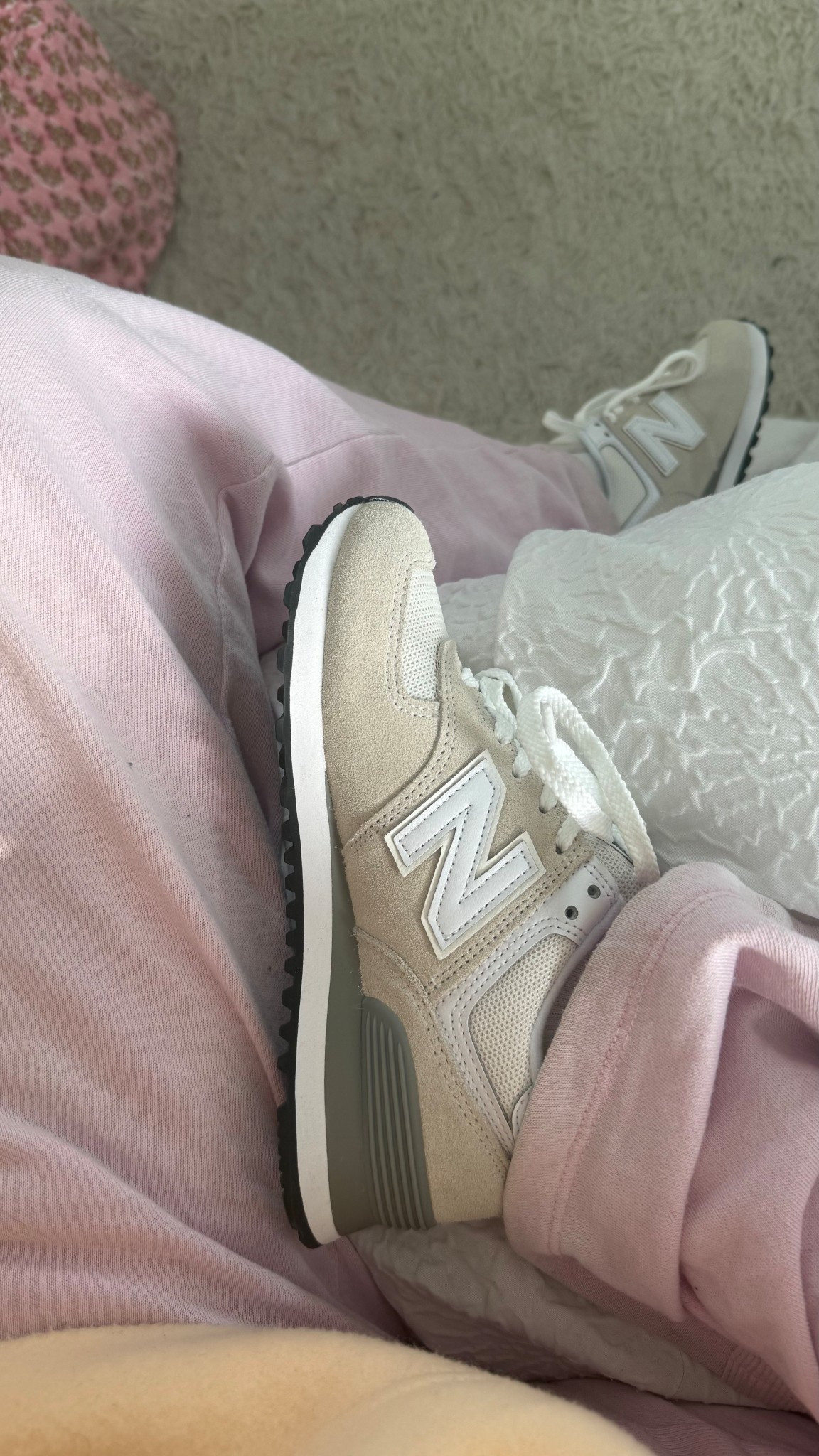 Obsessed with these staple shoes new balance! 
 
 #newbalance #staples #capsulewardrobe