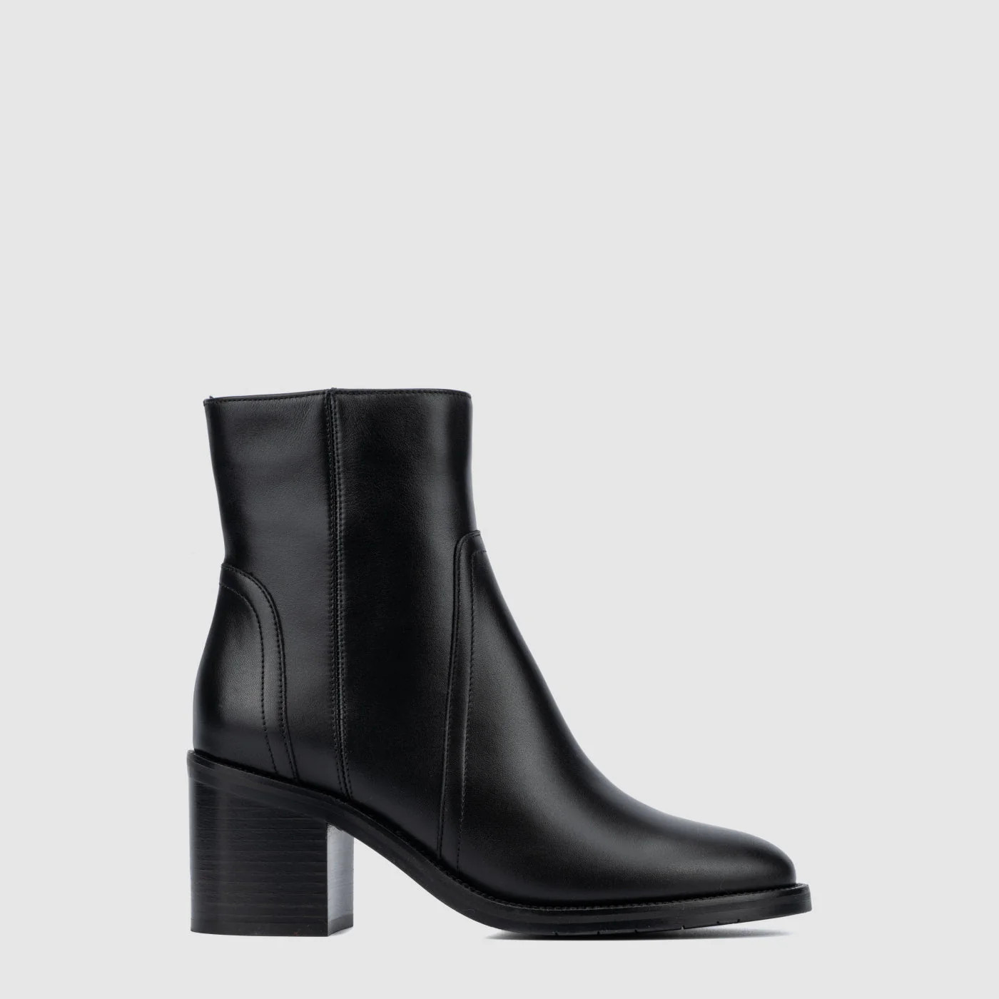 Janella Black | Aquatalia