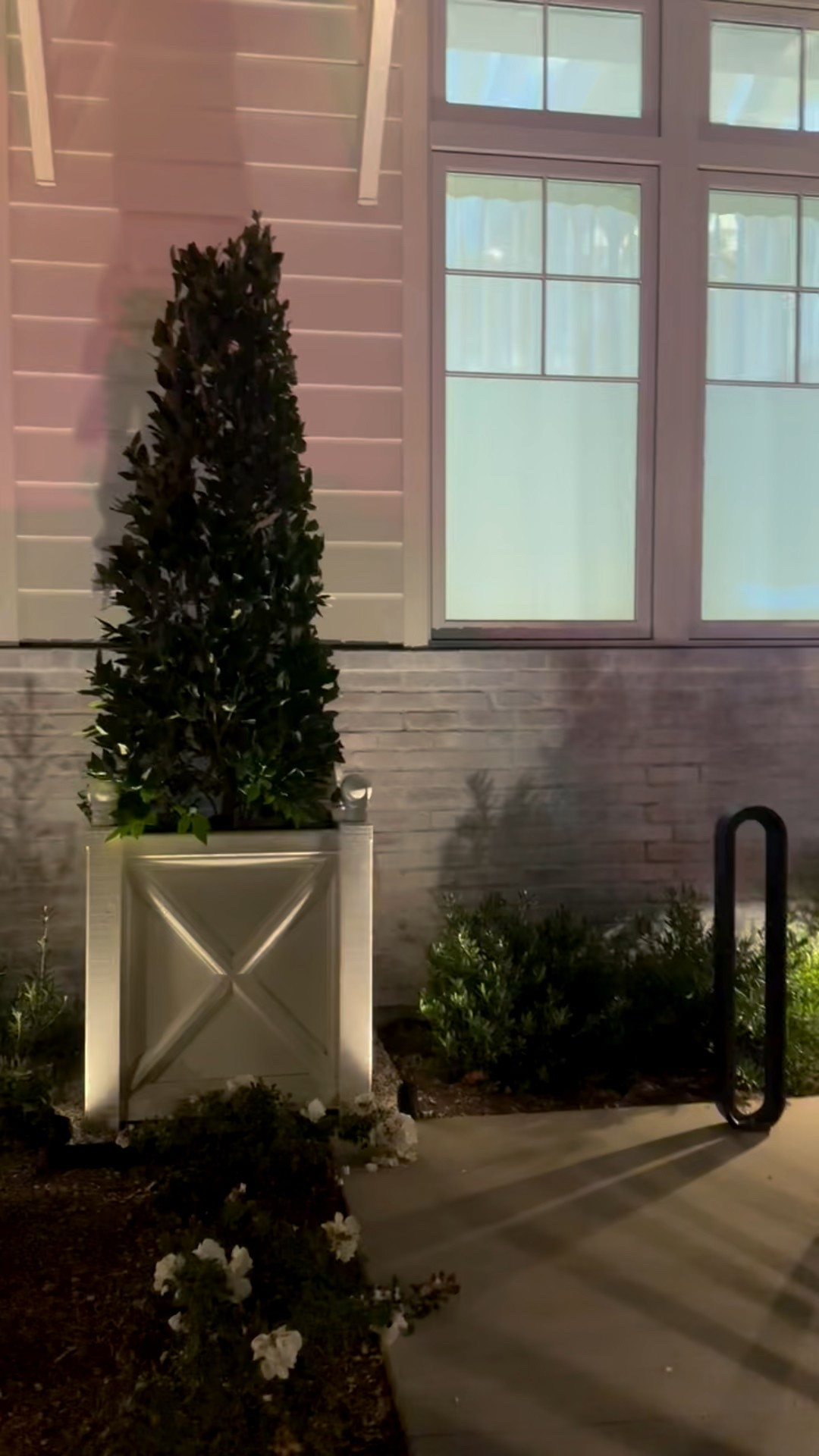 A classic planter has a quiet way of grounding a space — timeless, understated, and effortlessly elegant. Sometimes, it’s the simplest forms that bring the most balance outdoors. #OutdoorPlanter #PatioDecor #OutdoorLiving #GardenStyle #TerraceInspo
#StyledOutdoors #HomeExterior #PlantStyling #OutdoorInspo #LTKHome

#LTKHome #LTKValentine #LTKTravel