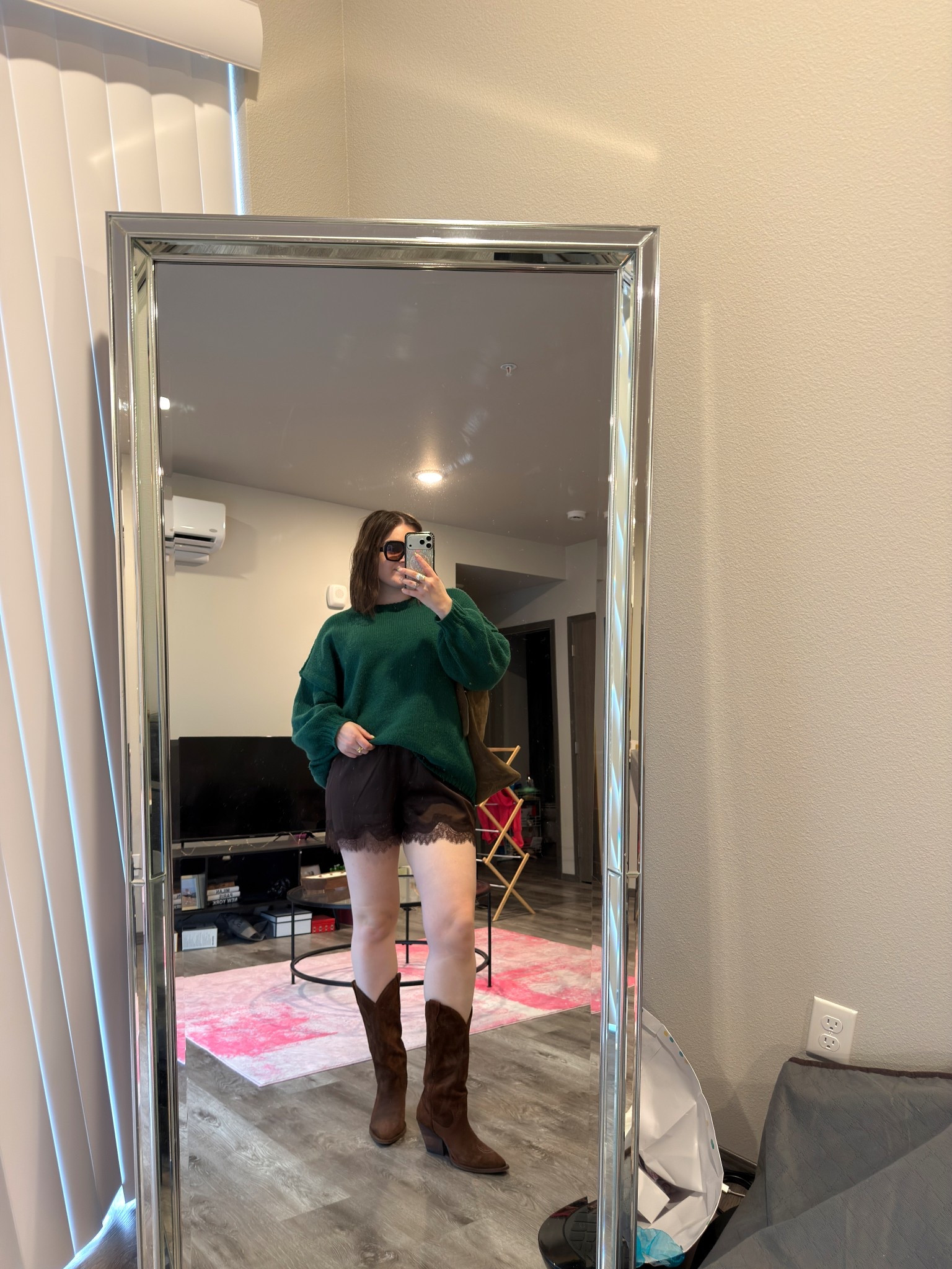 I am SO ready for spring! First of the transitional outfits for this time of year 🥰

I’m wearing a L sweater, shorts and size 9.5 boots

#LTKootd #LTKWorkwear #LTKMidsize