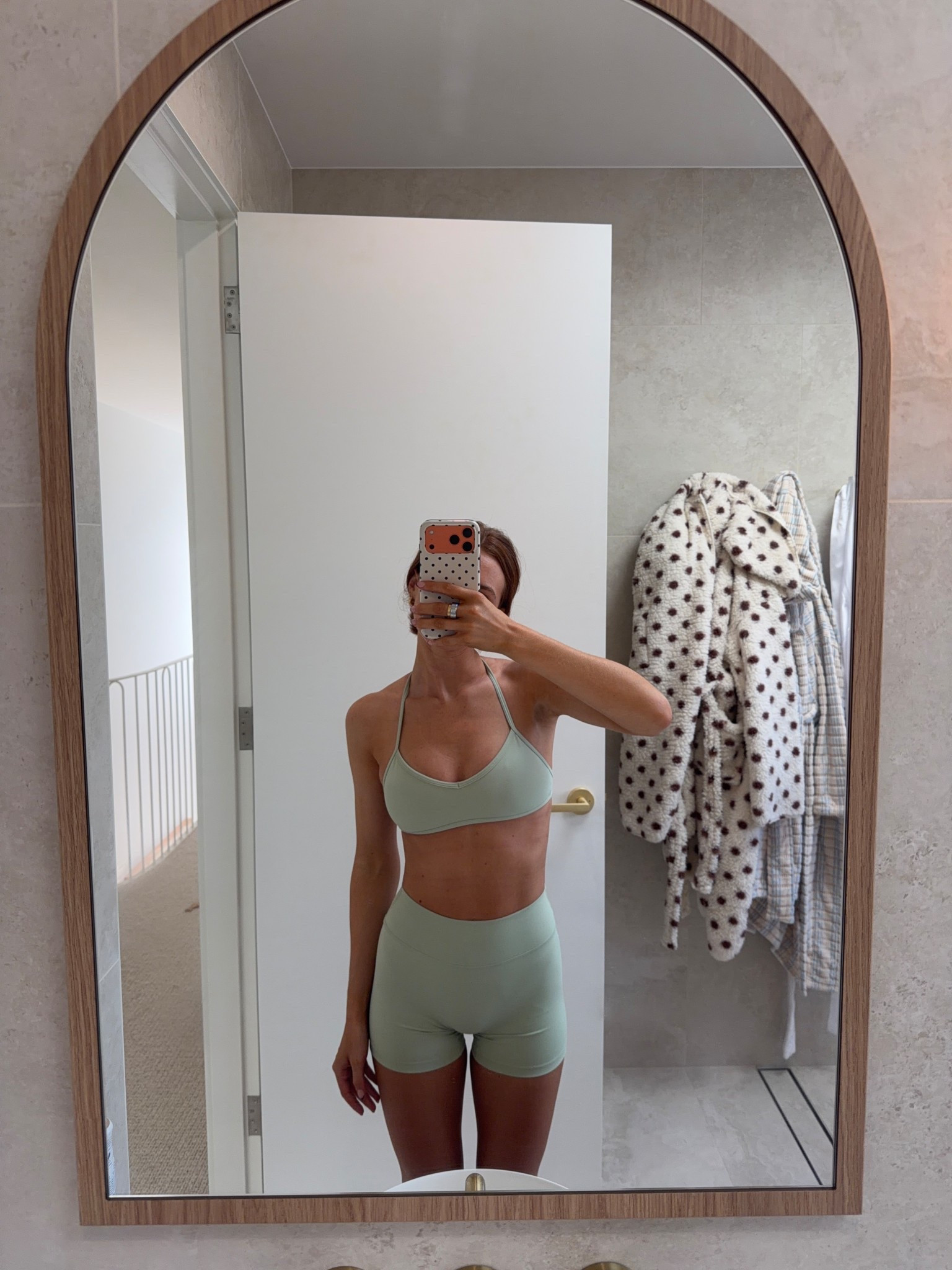 I wear a small  

#LTKnewzealand #LTKfitness #LTKaustralia
