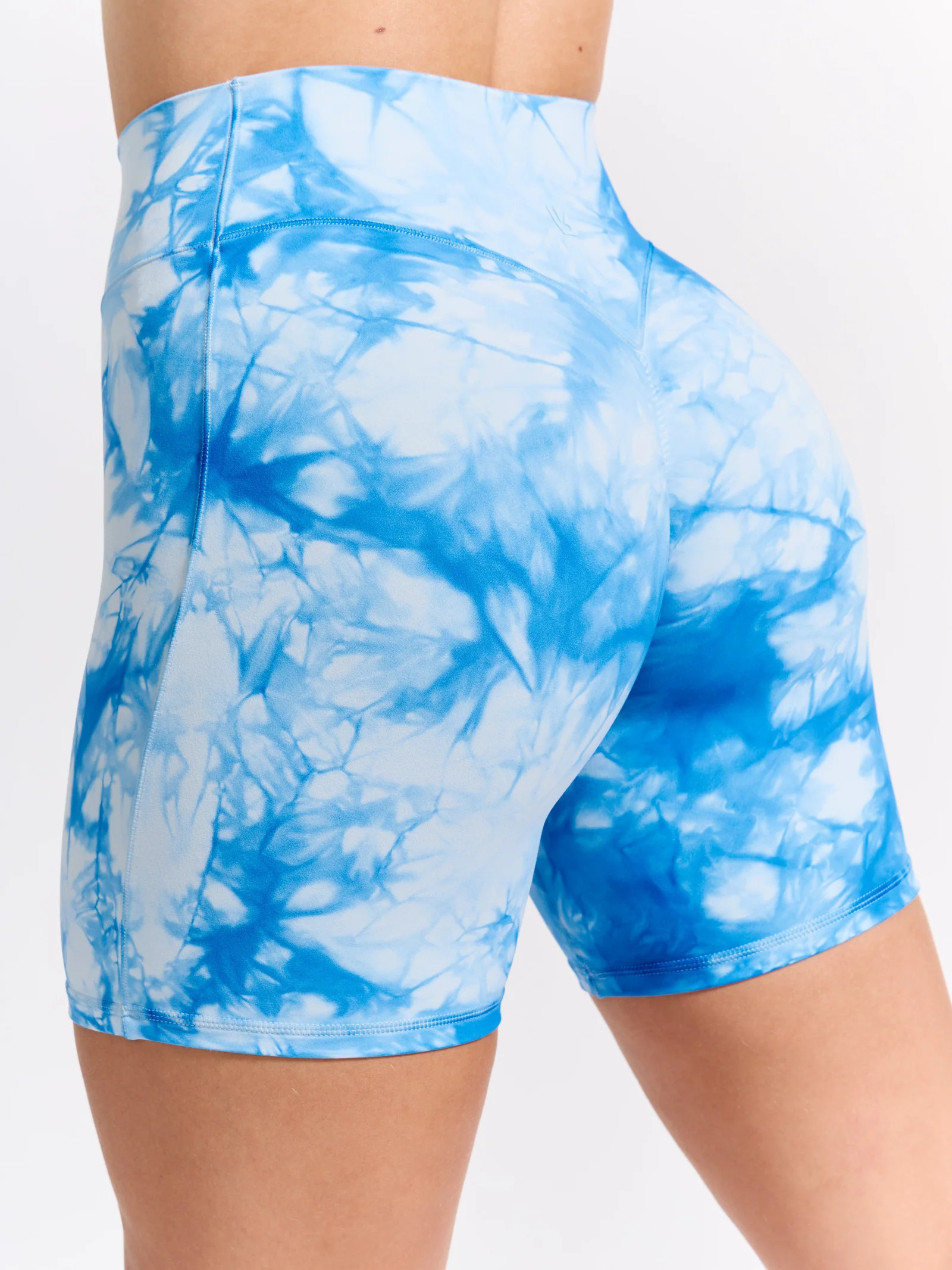 Aggressive Scrunch Short 7" - Blue Bubbles Tie Dye | Buffbunny Collection