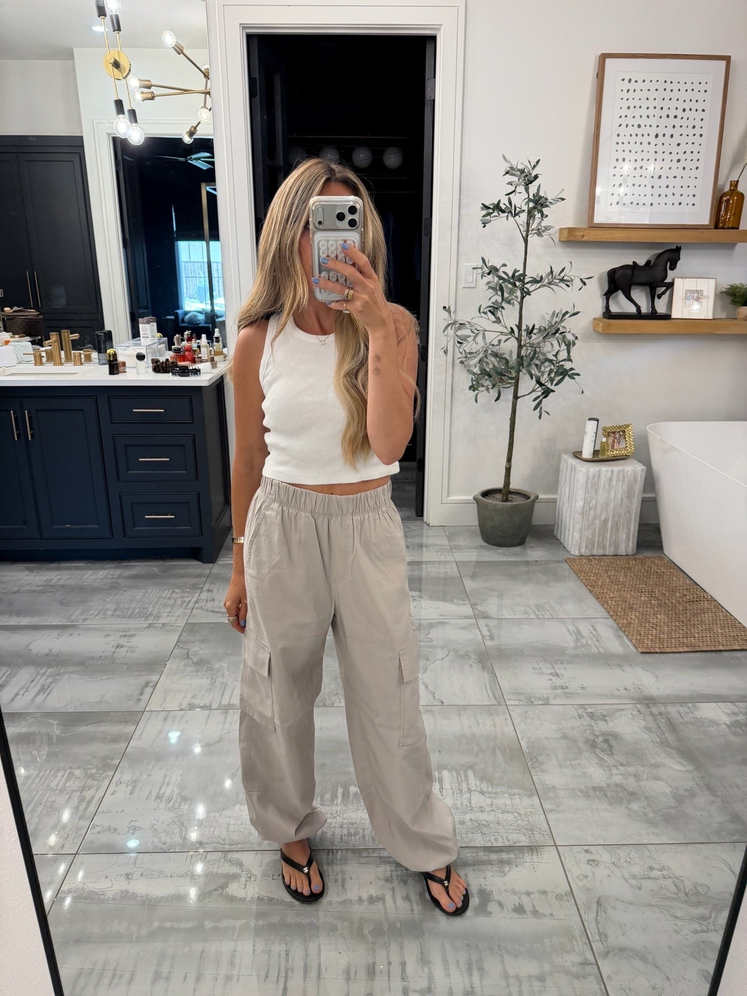 These pants are so cute and so flattering! 

Fall fashion, fall outfit, trendy fashion, women’s fashion

#LTKootd #LTKmomlife