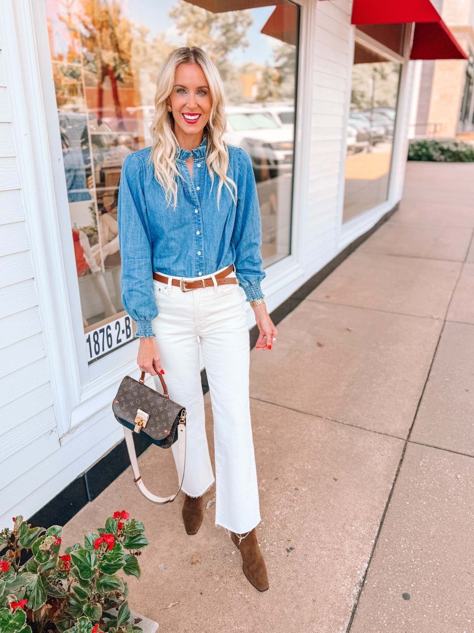 Loving this look for fall!

Loft / Denim shirt / White denim / Suede boots / Classic style

#LTKootd #LTKgrwm #LTKdayinmylife