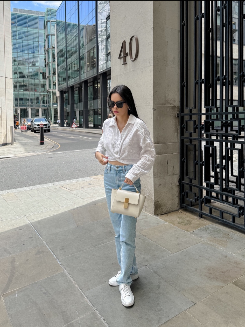 Jeans and a white top 🩵🤍

#LTKuk #LTKsummer #LTKstyletip