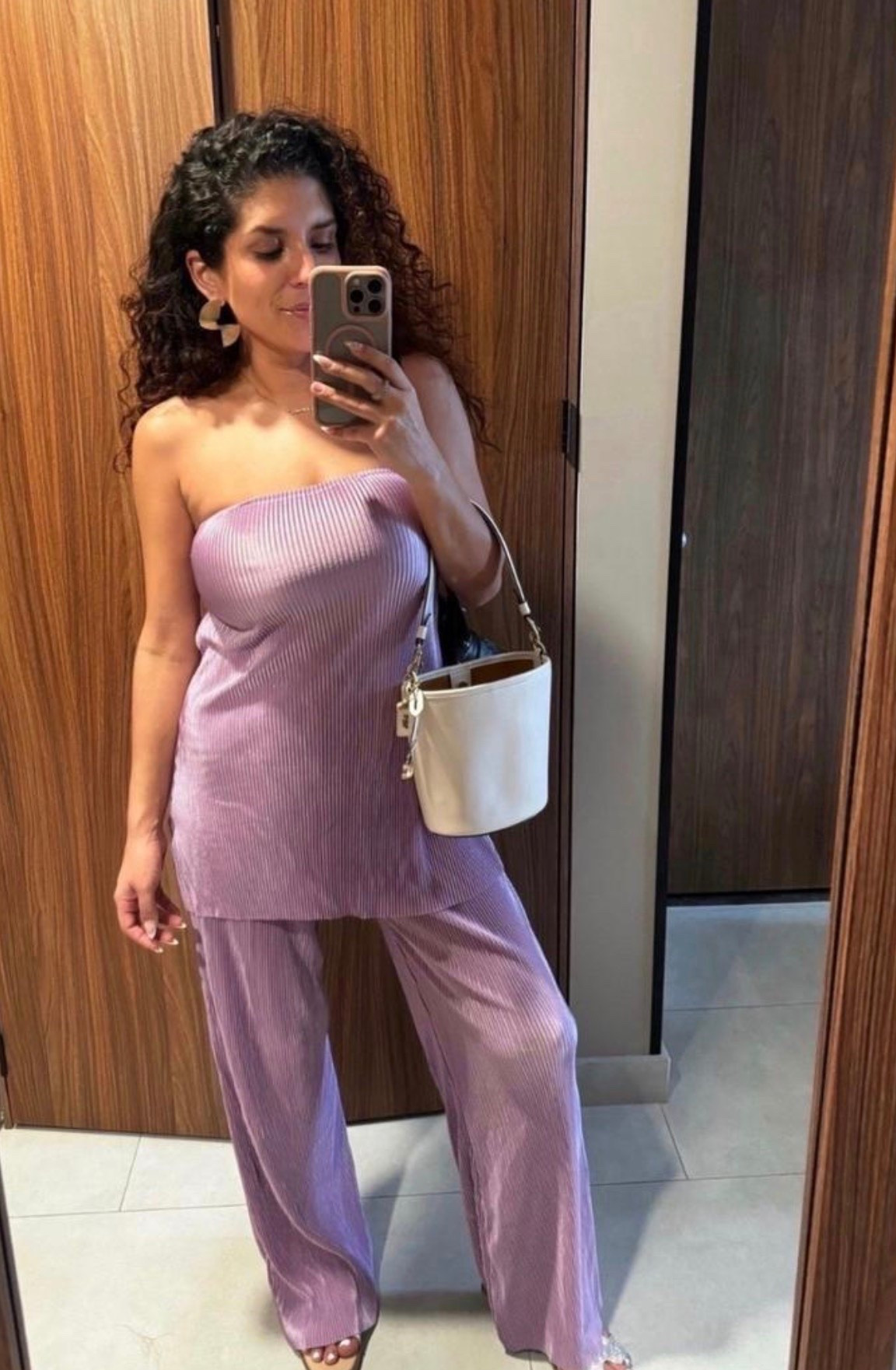 Soft textures, pretty pastels, and an outfit that feels just as comfortable as it looks. 💜

#MatchingSet #PastelStyle #NeutralFashion #EverydayStyle #VacationOutfit #CasualChic #MinimalStyle #SpringFashion #EffortlessStyle #WomensFashion

#LTKdayinmylife #LTKootd #LTKstorytime