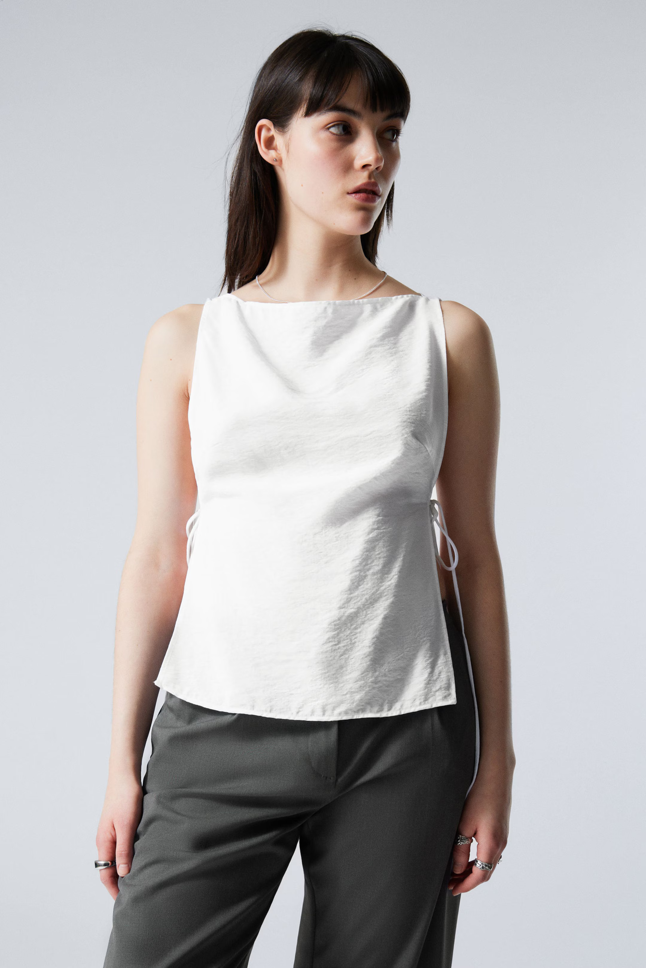 Sleeveless Boat-Neck Tie Top | Weekday