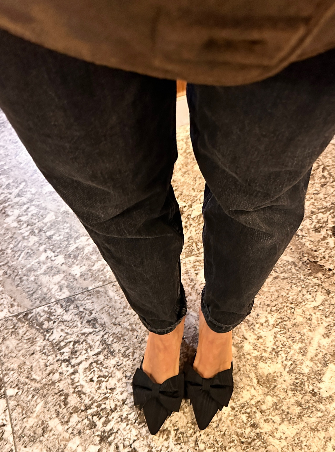 Love love love my Larroude bow mules

#LTKHoliday #LTKOver40 #LTKShoeCrush