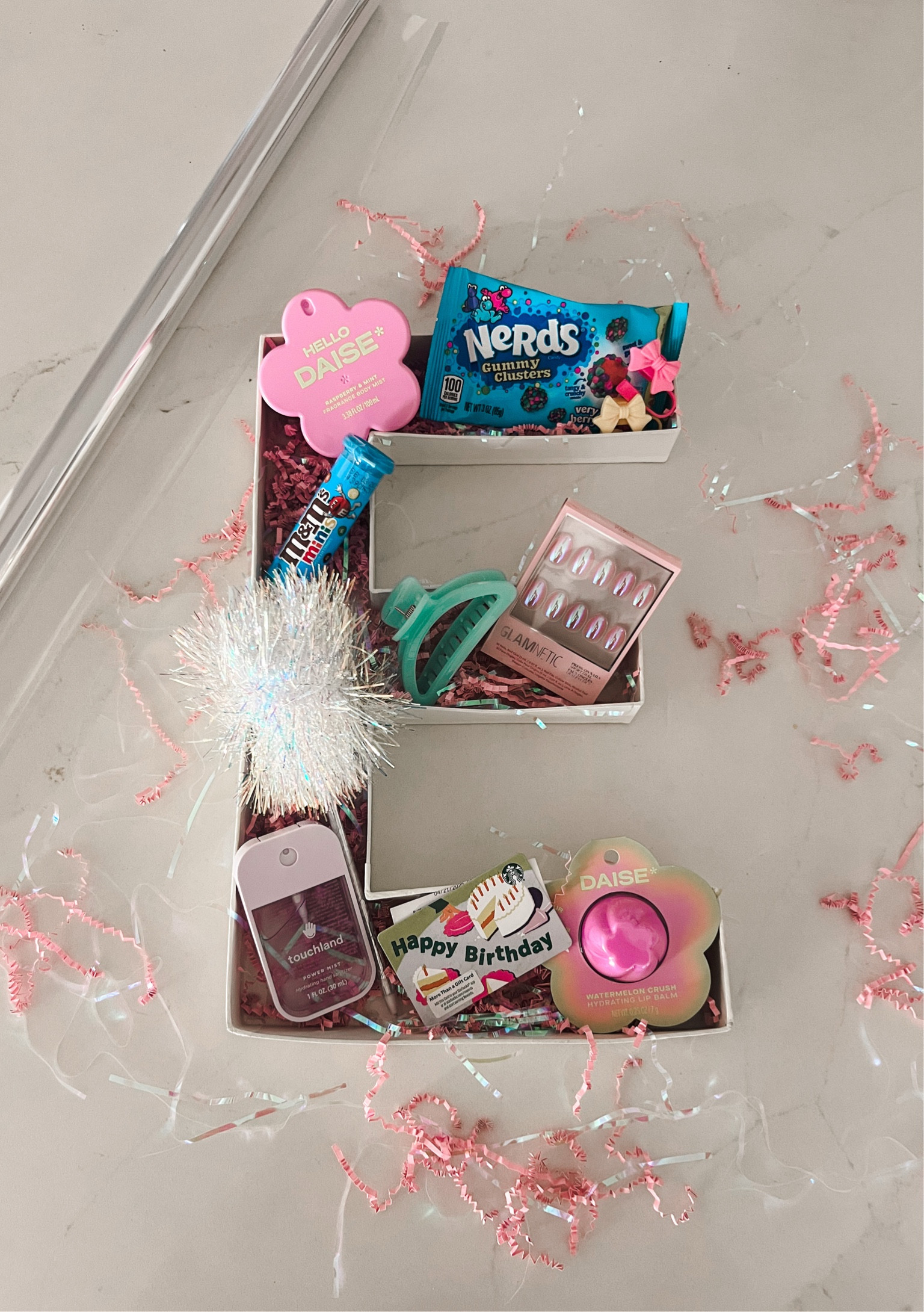 our fav TWEEN birthday gift idea (16”white fillable letter box is $5 at Hobby Lobby - can’t link it but it’s available in stores near basket aisle) #tweengift #birthdaygift #girlsbirthdaygift
#teengirlbirthdaygift

#LTKkids #LTKfamily #LTKparties