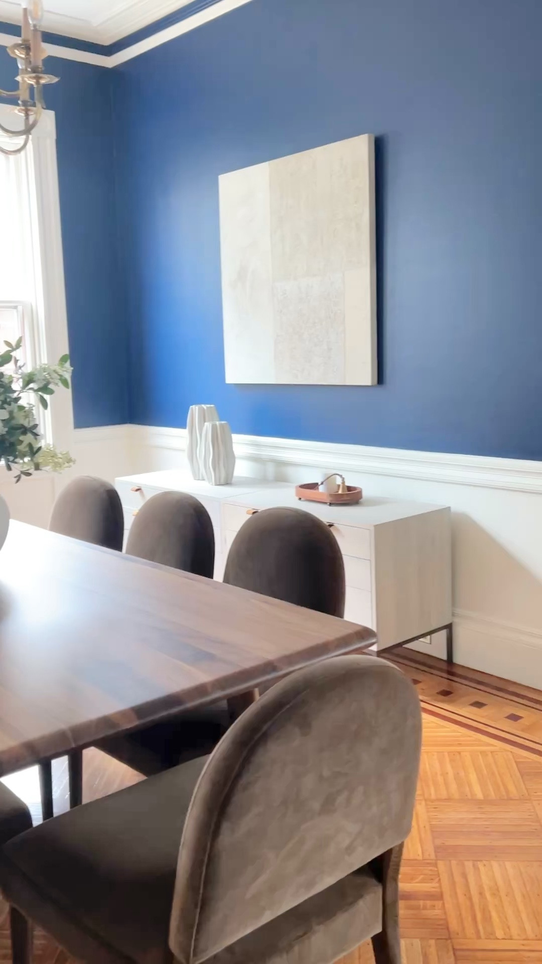 Modern organic dining room.

#diningroom

#LTKHome