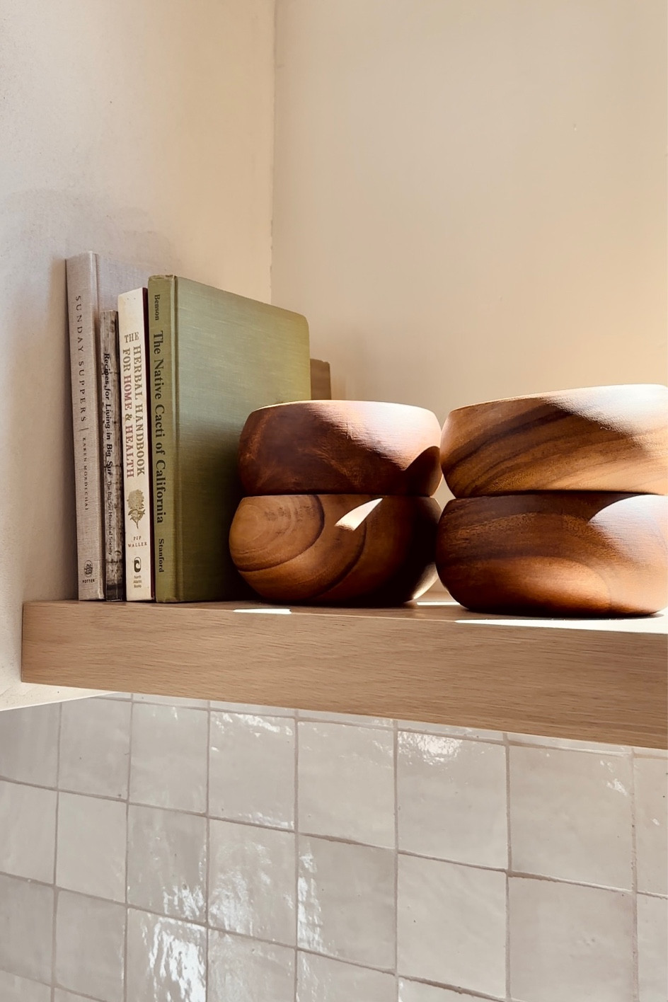 Wooden salad bowls and cookbooks - kitchen ideas 

#LTKhome #LTKstyletip