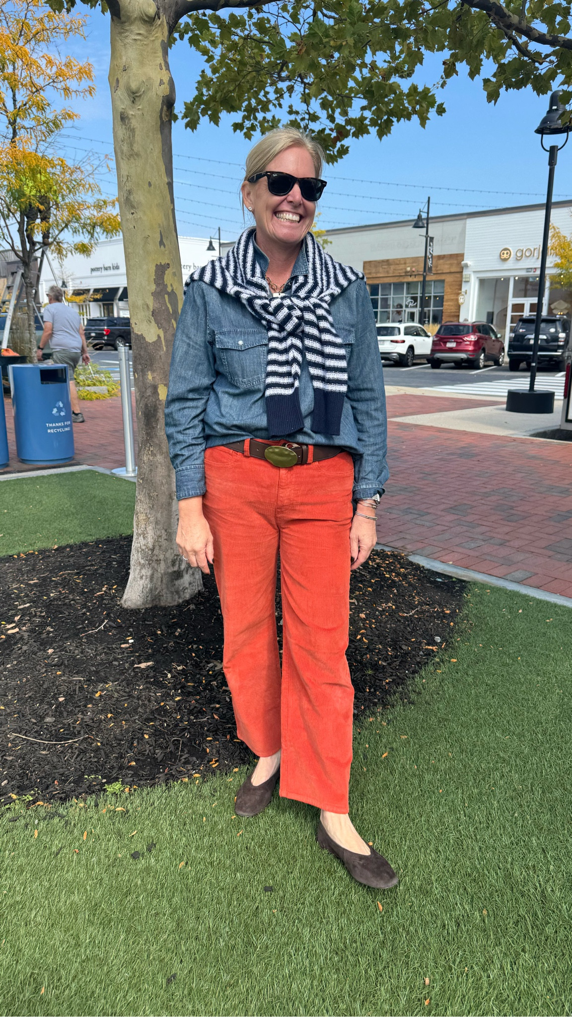 The first full day of Fall is all about embracing the rich colors of the season! Here’s my OOTD showcasing these fantastic color corduroys.


#ootd #agelessfashion #outfitideas

#LTKStyleTip #LTKSaleAlert #LTKSeasonal