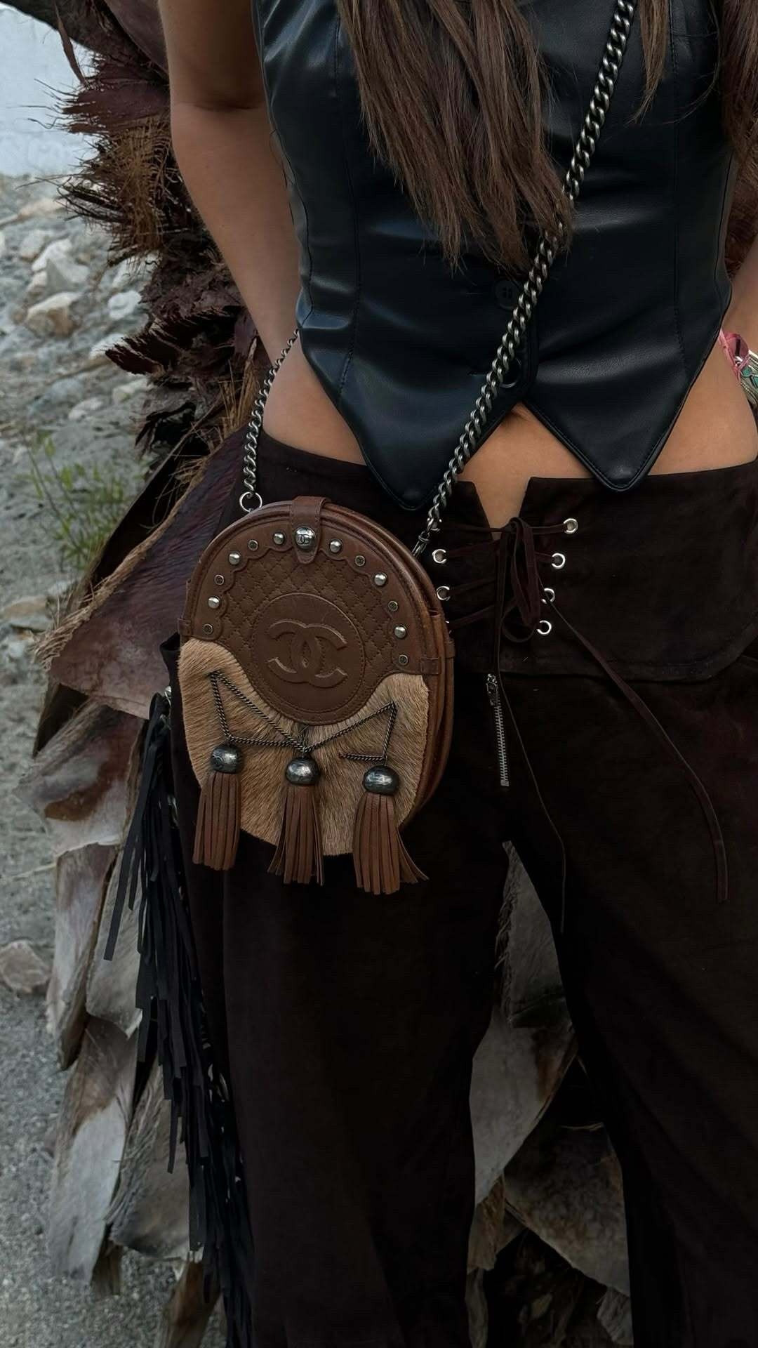 heavy on the fringe 🖤

#LTKFestival #LTKSeasonal #LTKStyleTip