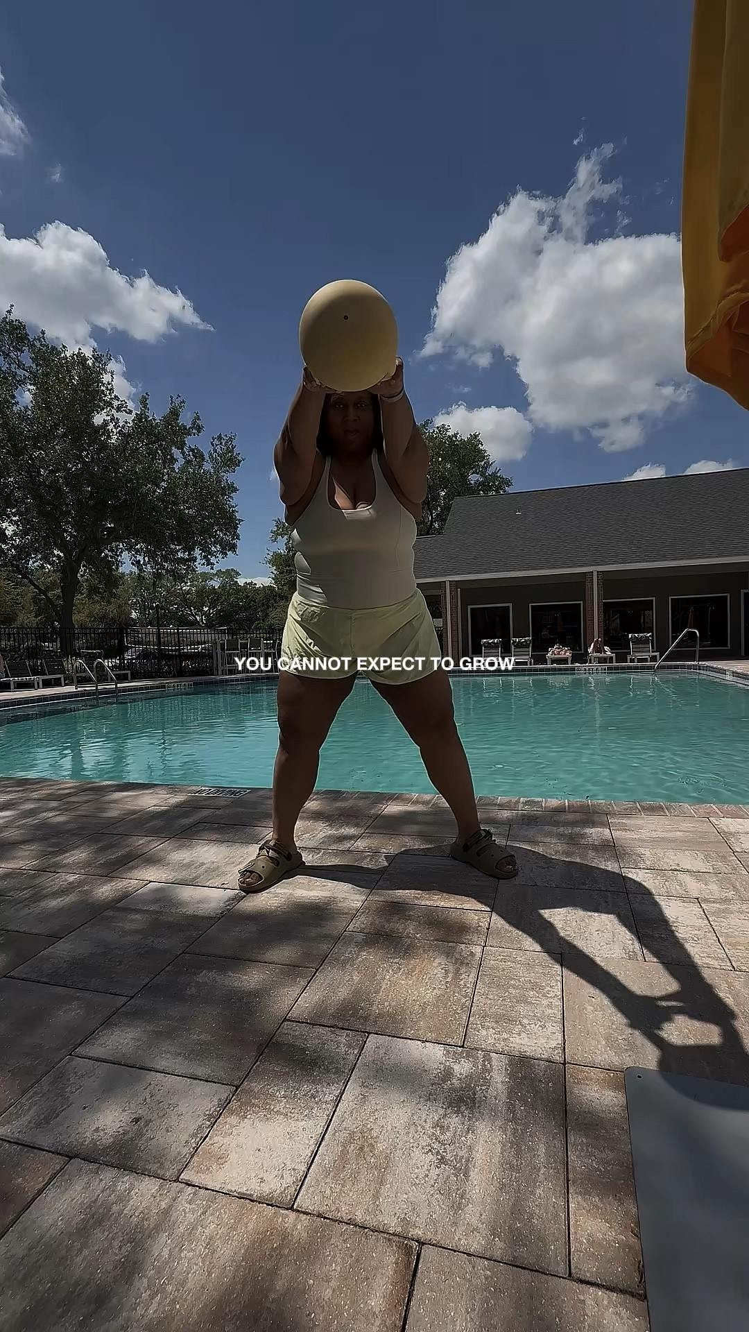 Easy Home Gym Setup | Soft Kettlebell Must Have
Build your home gym with this beginner-friendly kettlebell for daily workouts.
#homegymsetup #fitnessgear #kettlebell #workoutathome #fitnessessentials